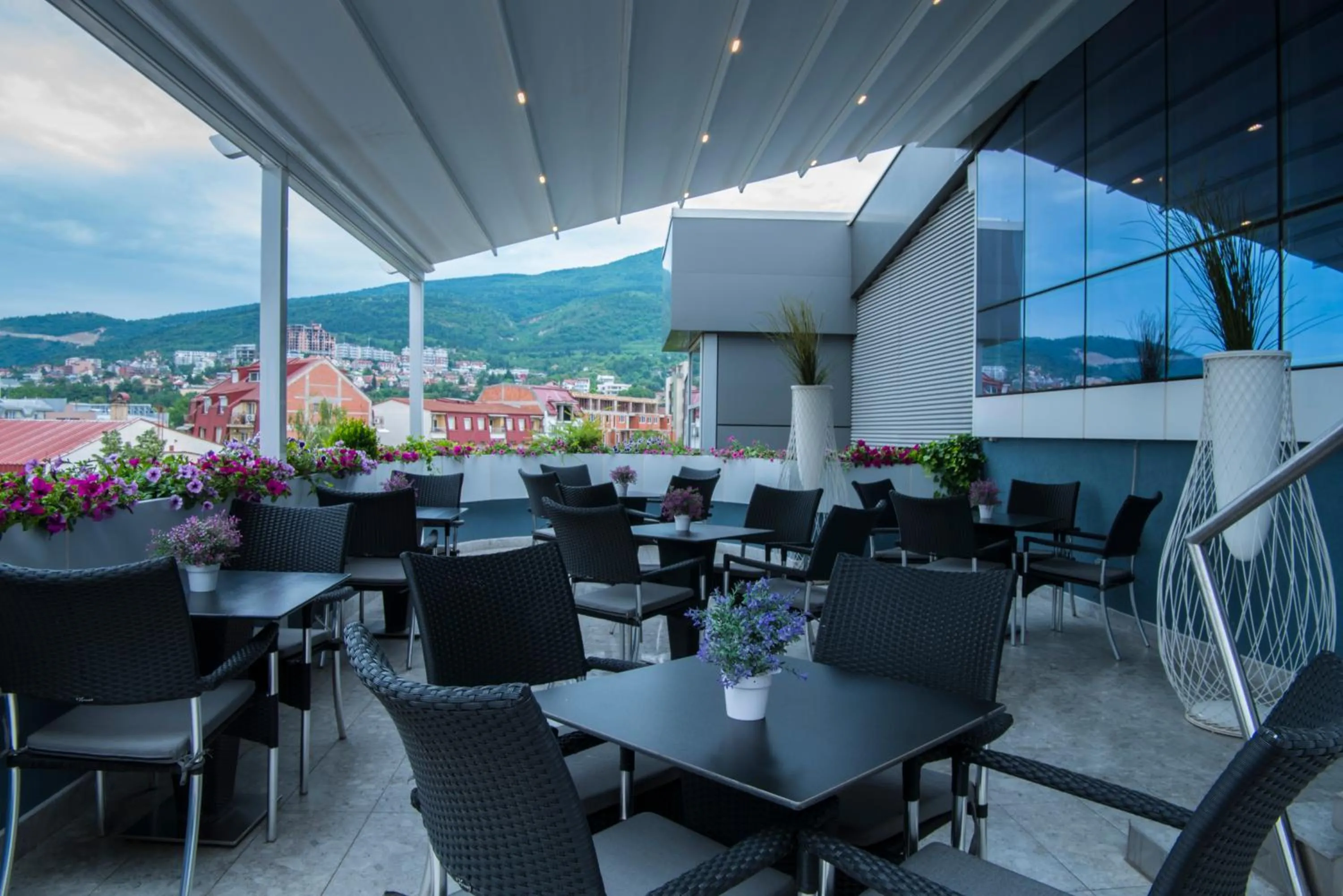 Balcony/Terrace in Queen's Hotel - Zebra Centre