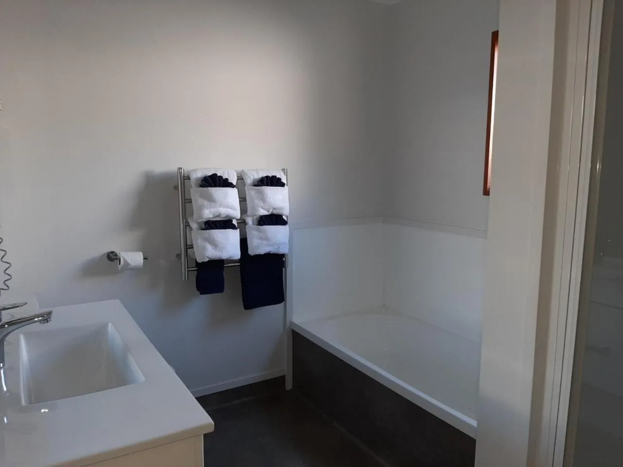 Bathroom in Bayside Motel Whitianga