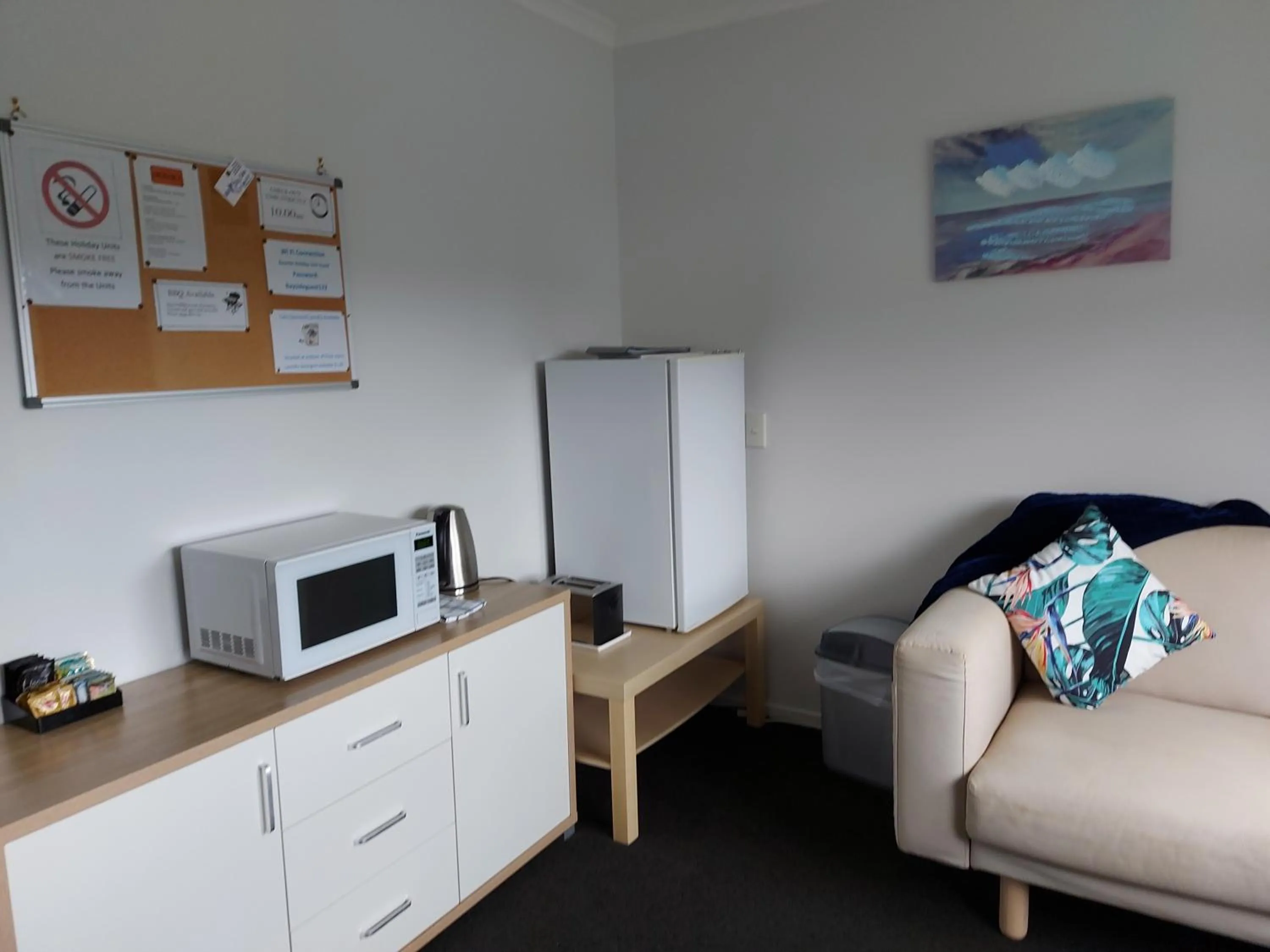 Kitchen or kitchenette in Bayside Motel Whitianga