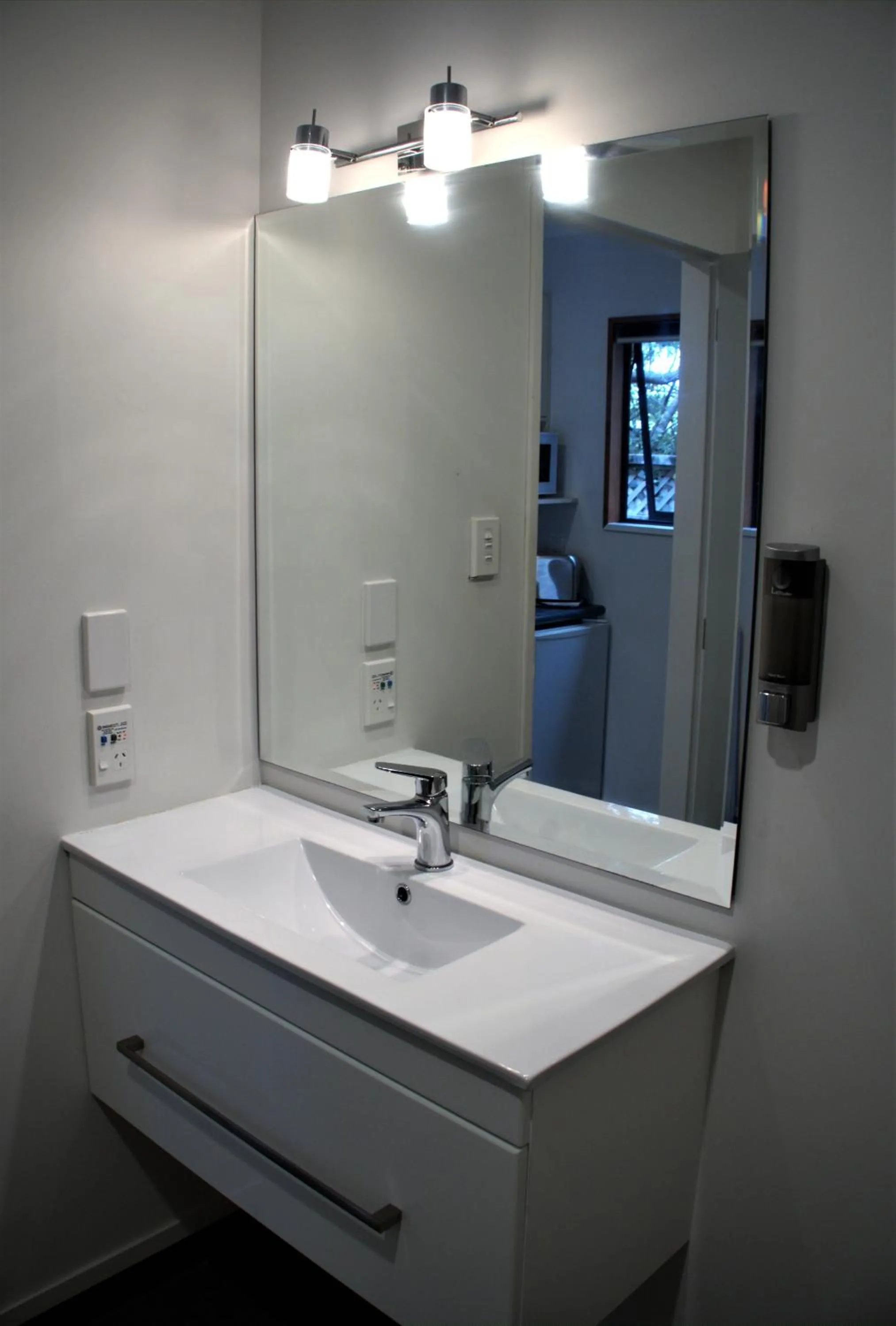 Bathroom in Bayside Motel Whitianga