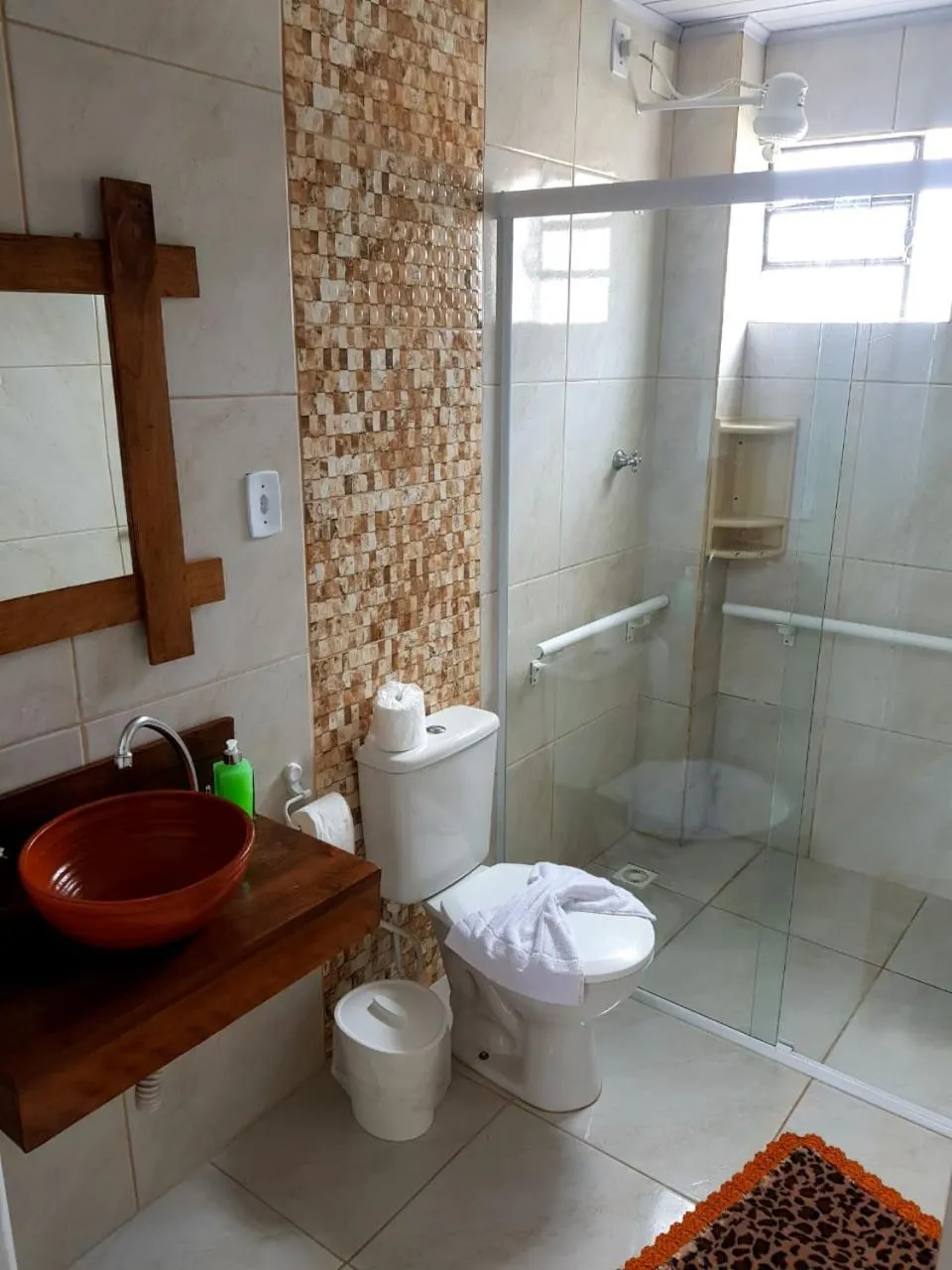 Shower in Pousada Alegria do Cowboy