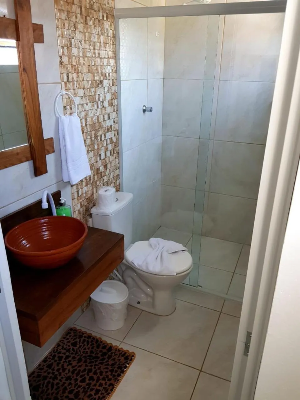 Shower in Pousada Alegria do Cowboy