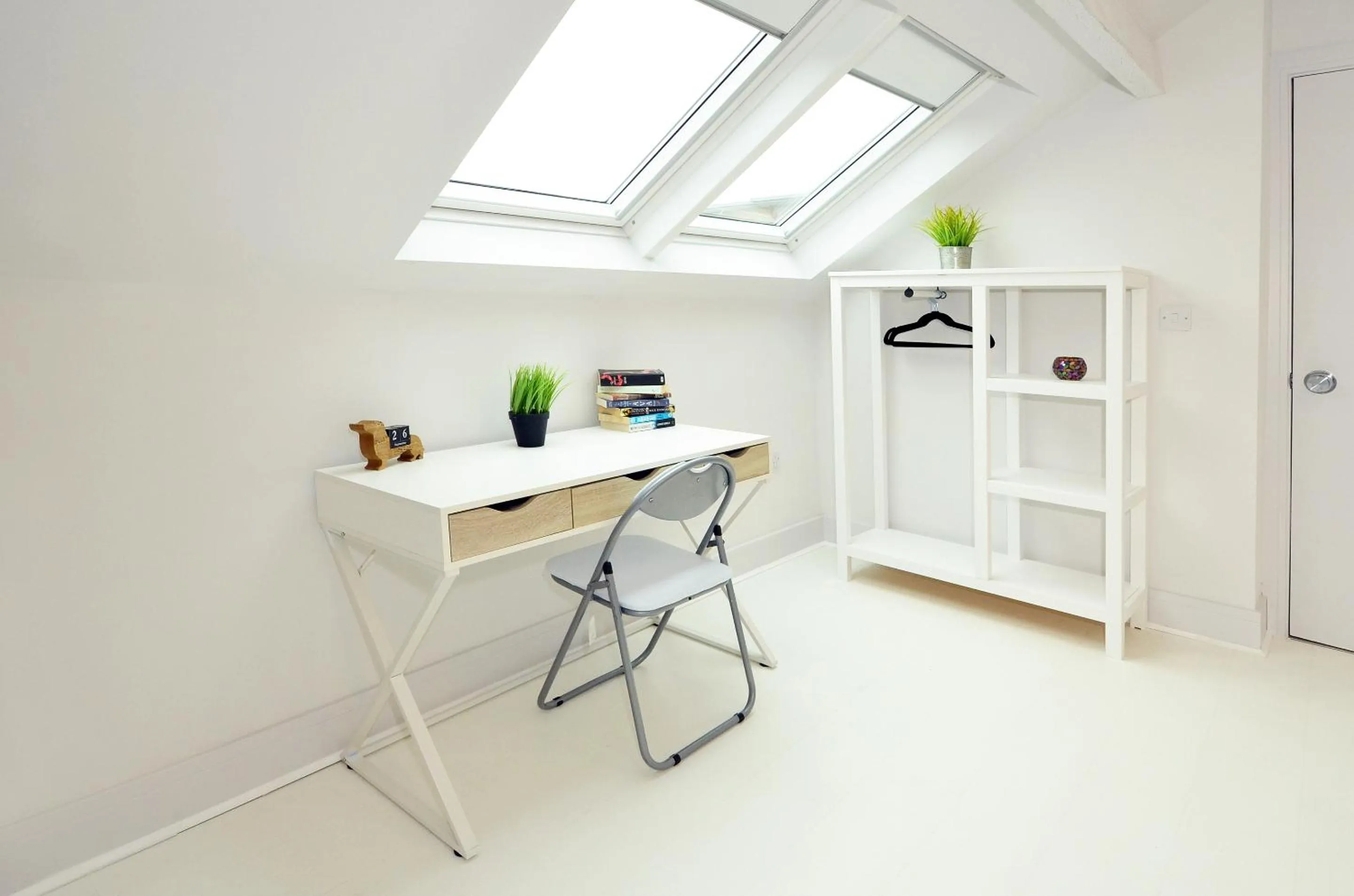 Bedroom in Townhouse PLUS @ London Road Stoke