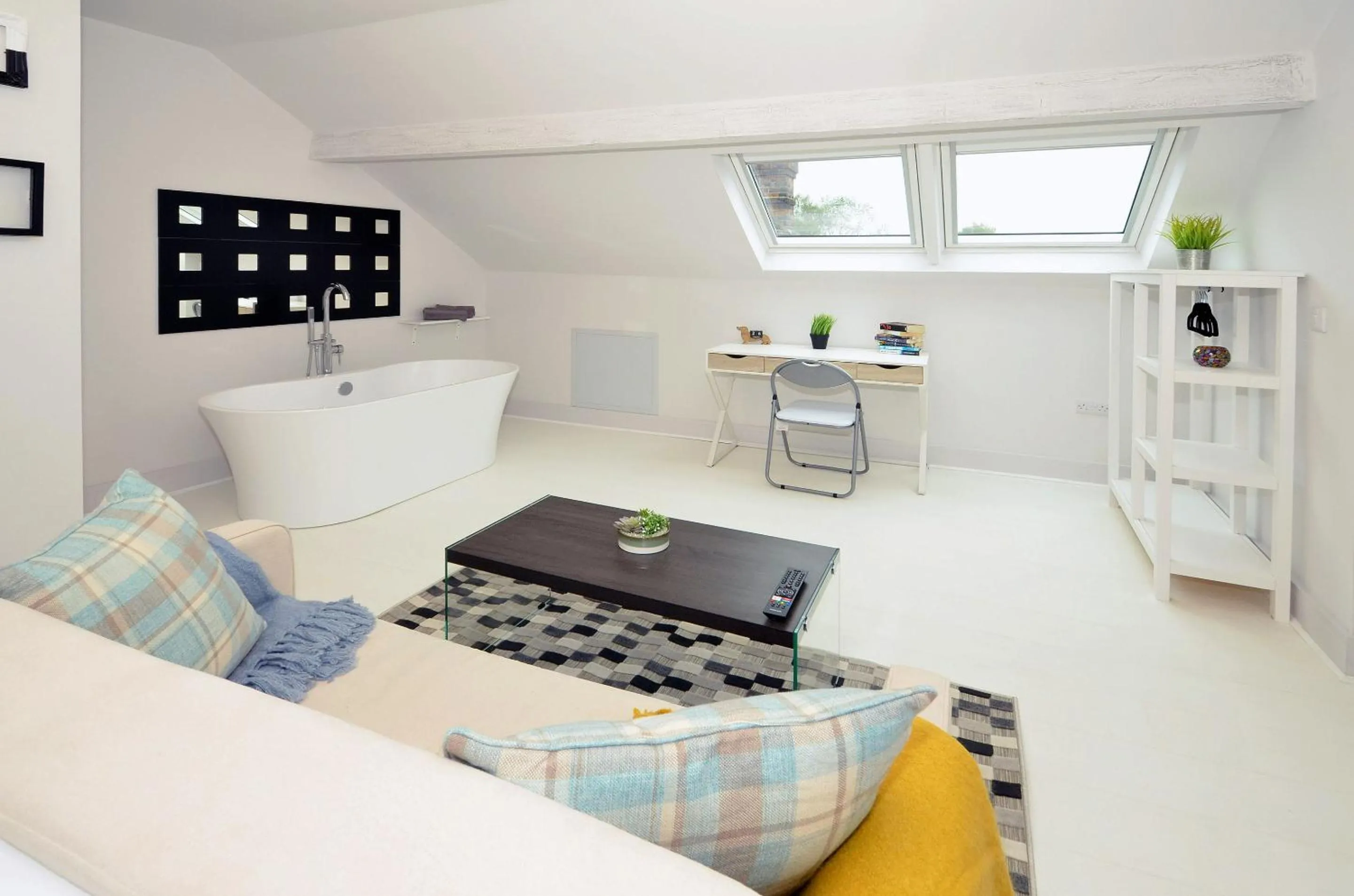 Bedroom in Townhouse PLUS @ London Road Stoke