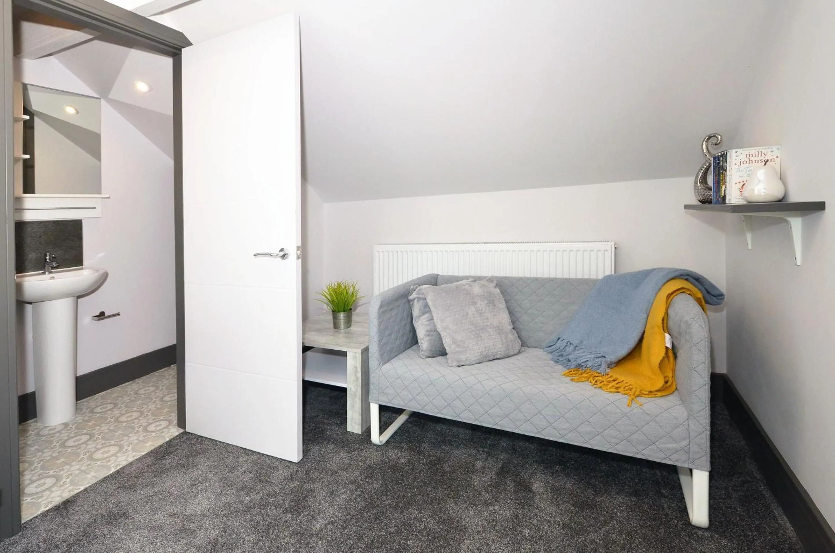 Bathroom in Townhouse PLUS @ London Road Stoke