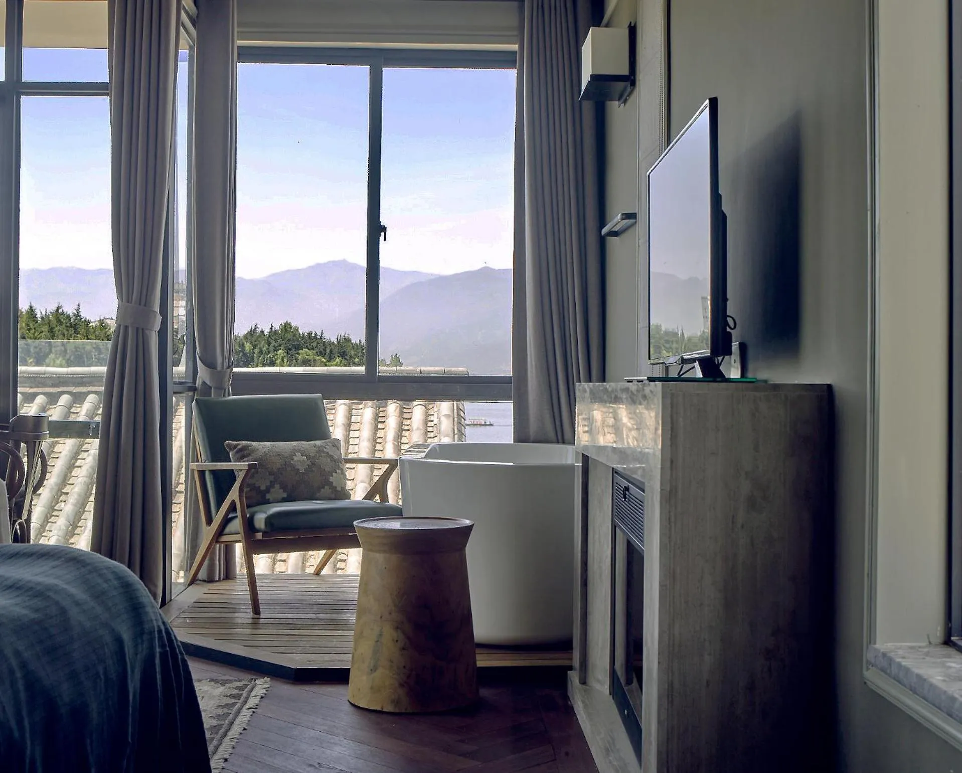 Yakamoz Haijie Hotel