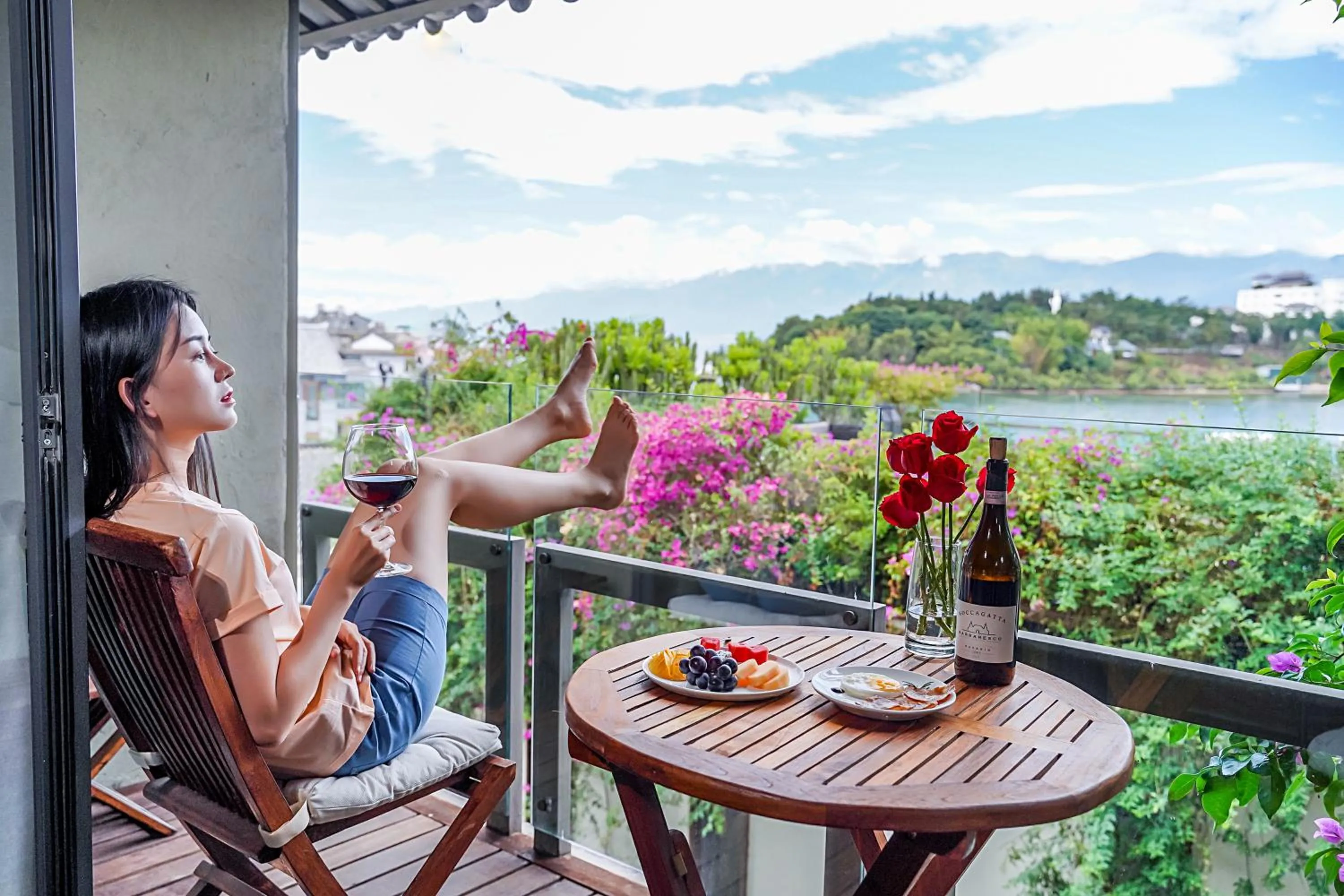 People in Yakamoz Haijie Hotel