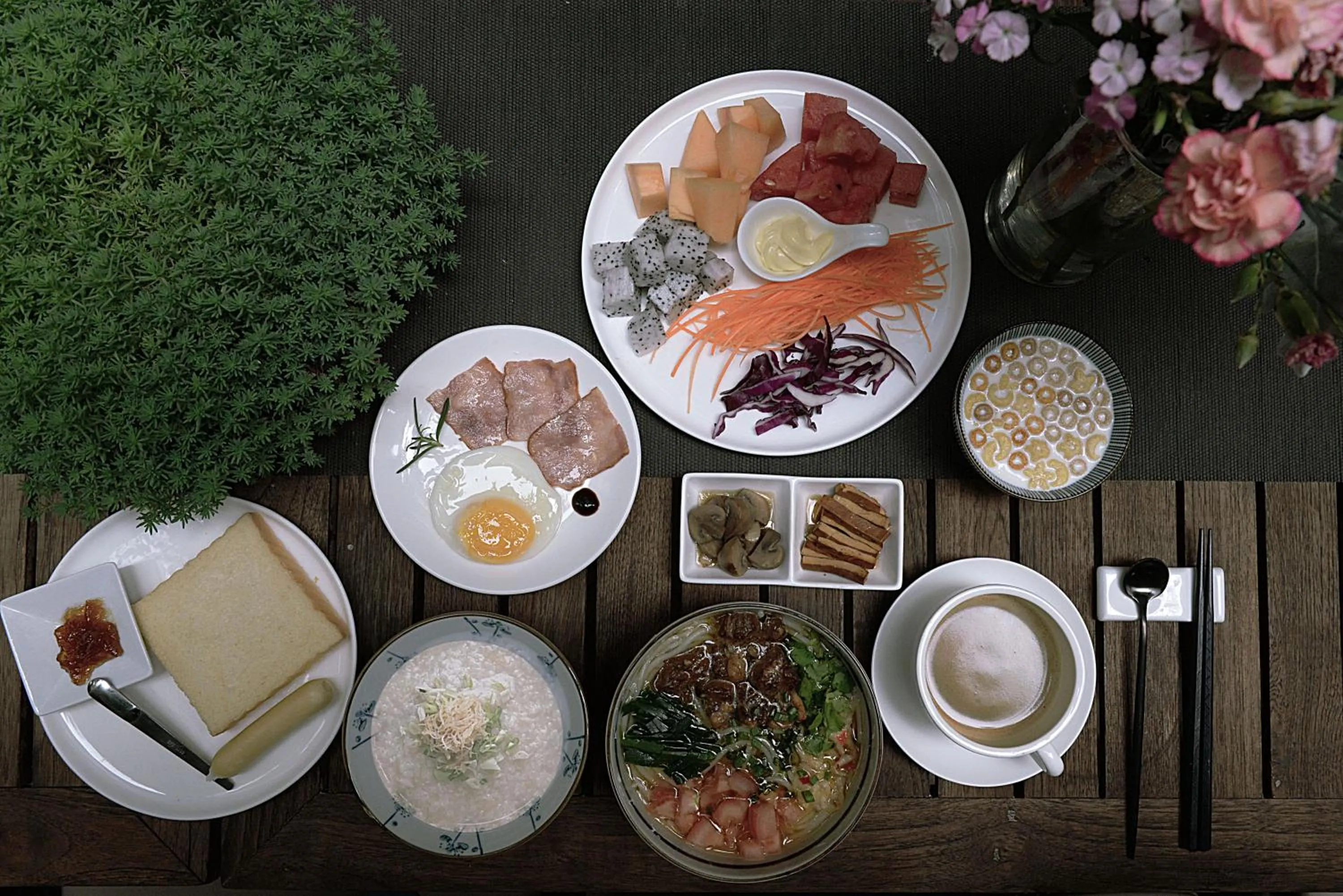 Restaurant/places to eat in Yakamoz Haijie Hotel