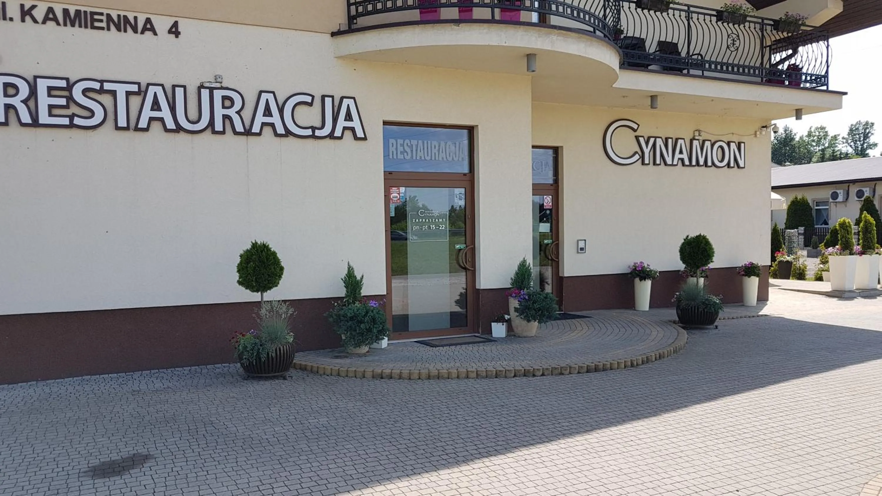 Facade/entrance in Cynamon