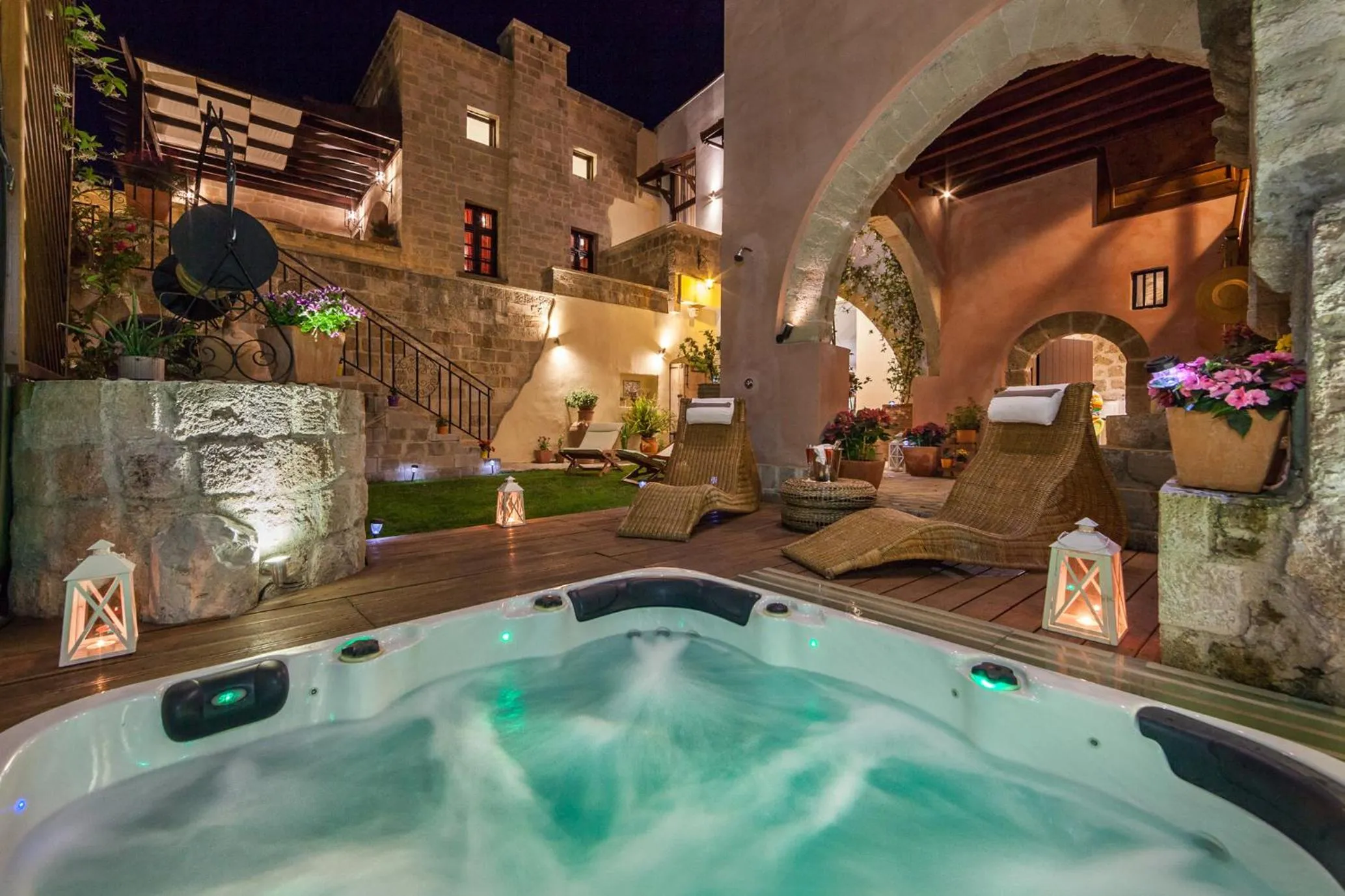 Garden in In Camera Art Boutique Hotel