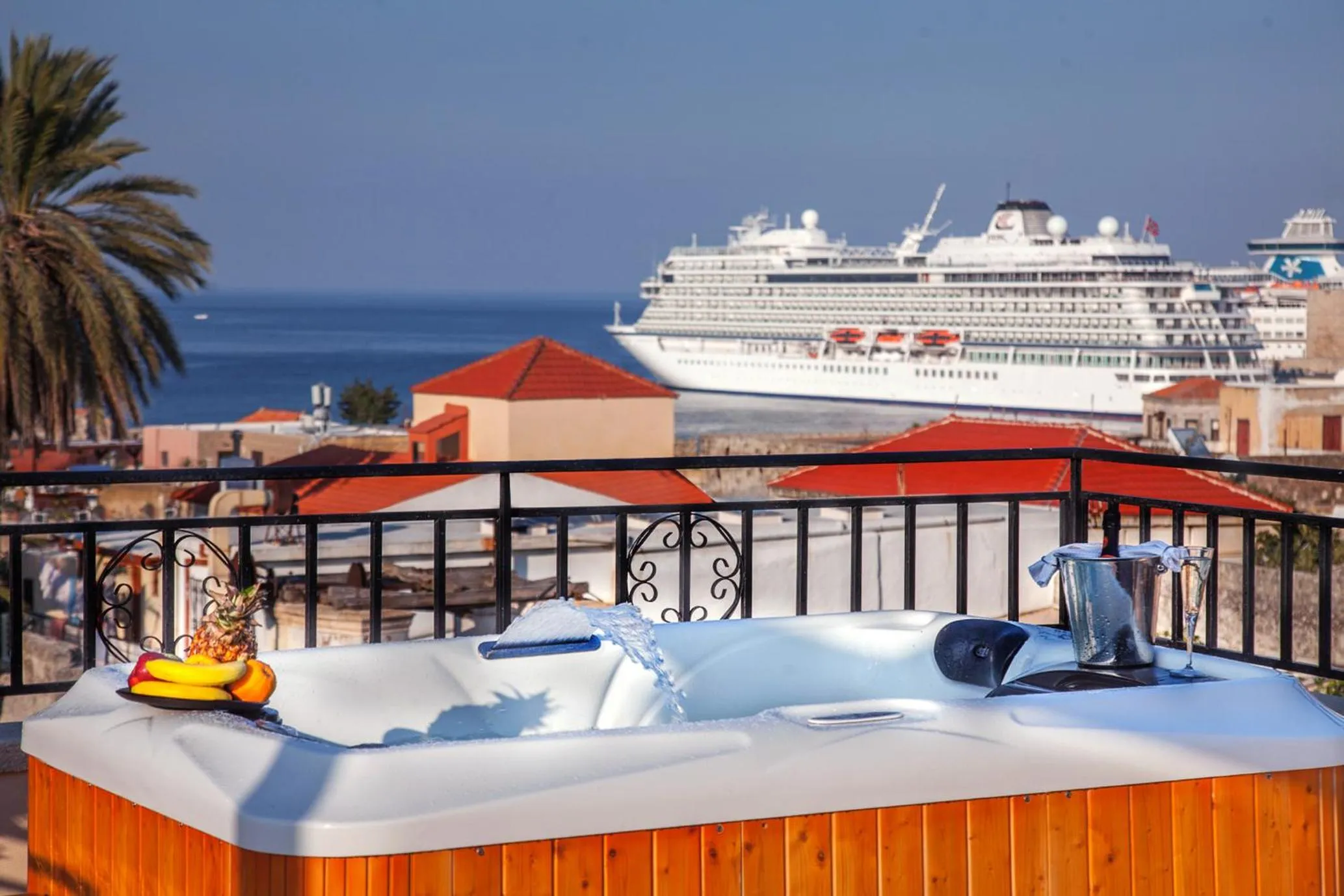 Hot Tub in In Camera Art Boutique Hotel