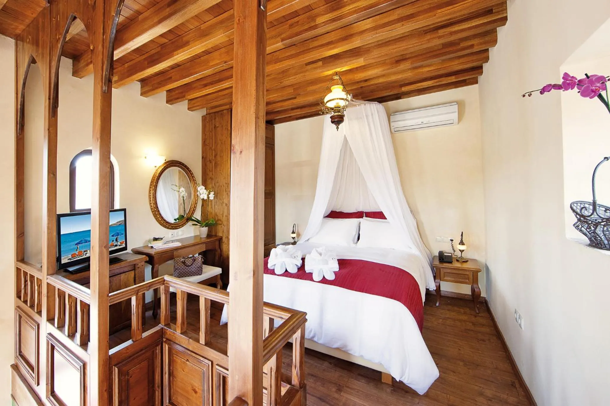 Bathroom, Bed in In Camera Art Boutique Hotel