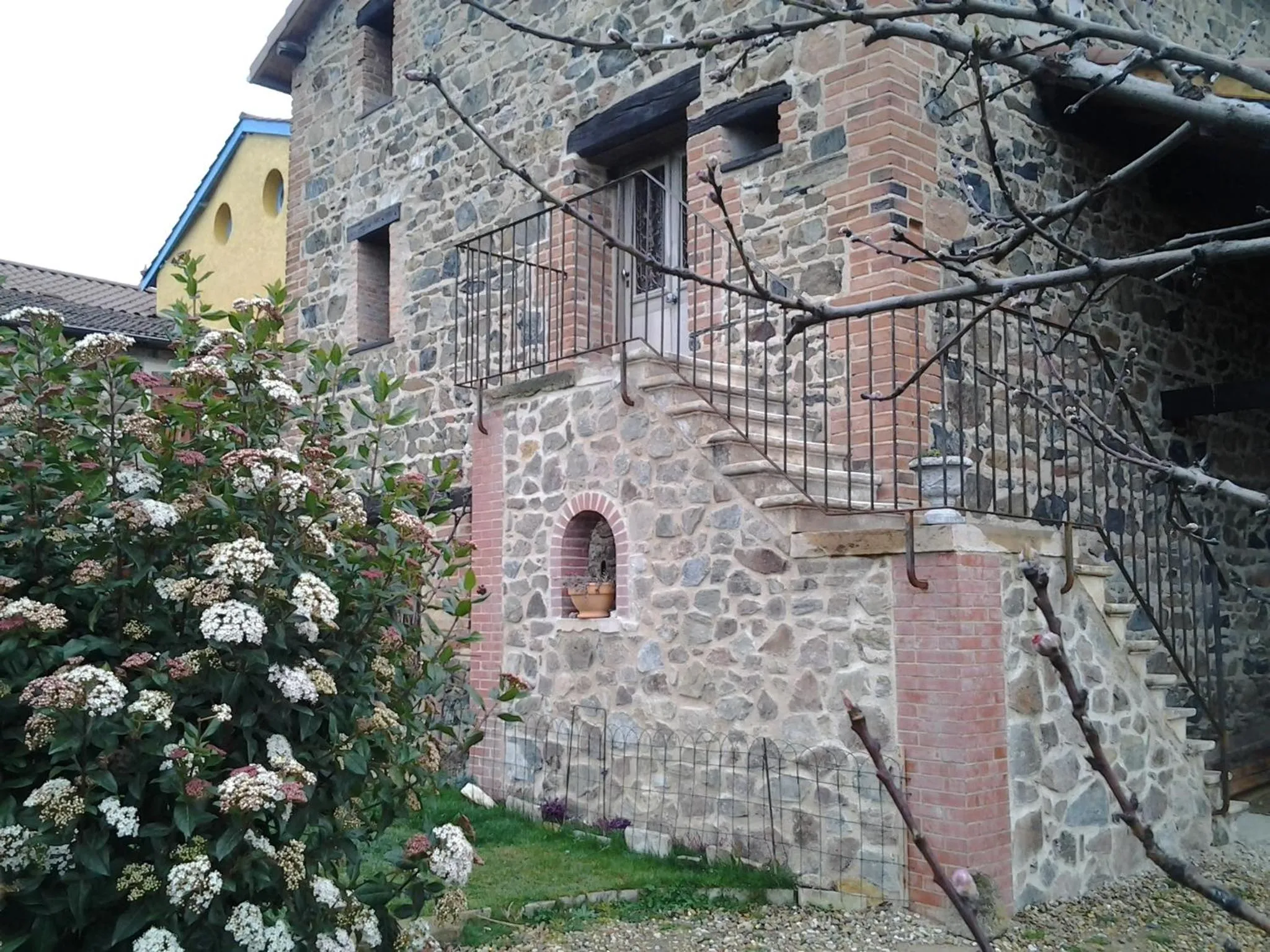 Facade/entrance in Le Clos du Merle