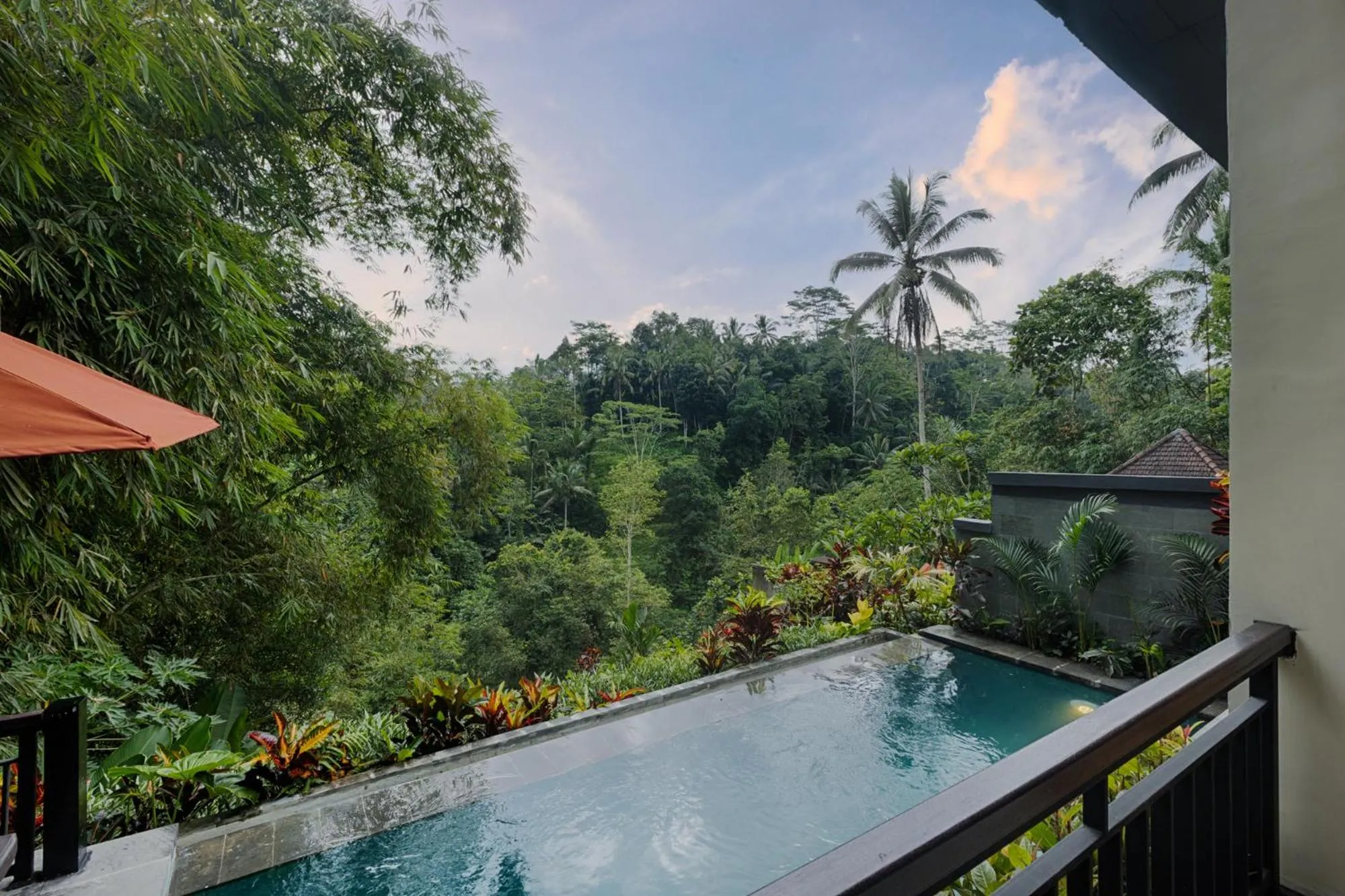 Swimming pool in Kaja Villa