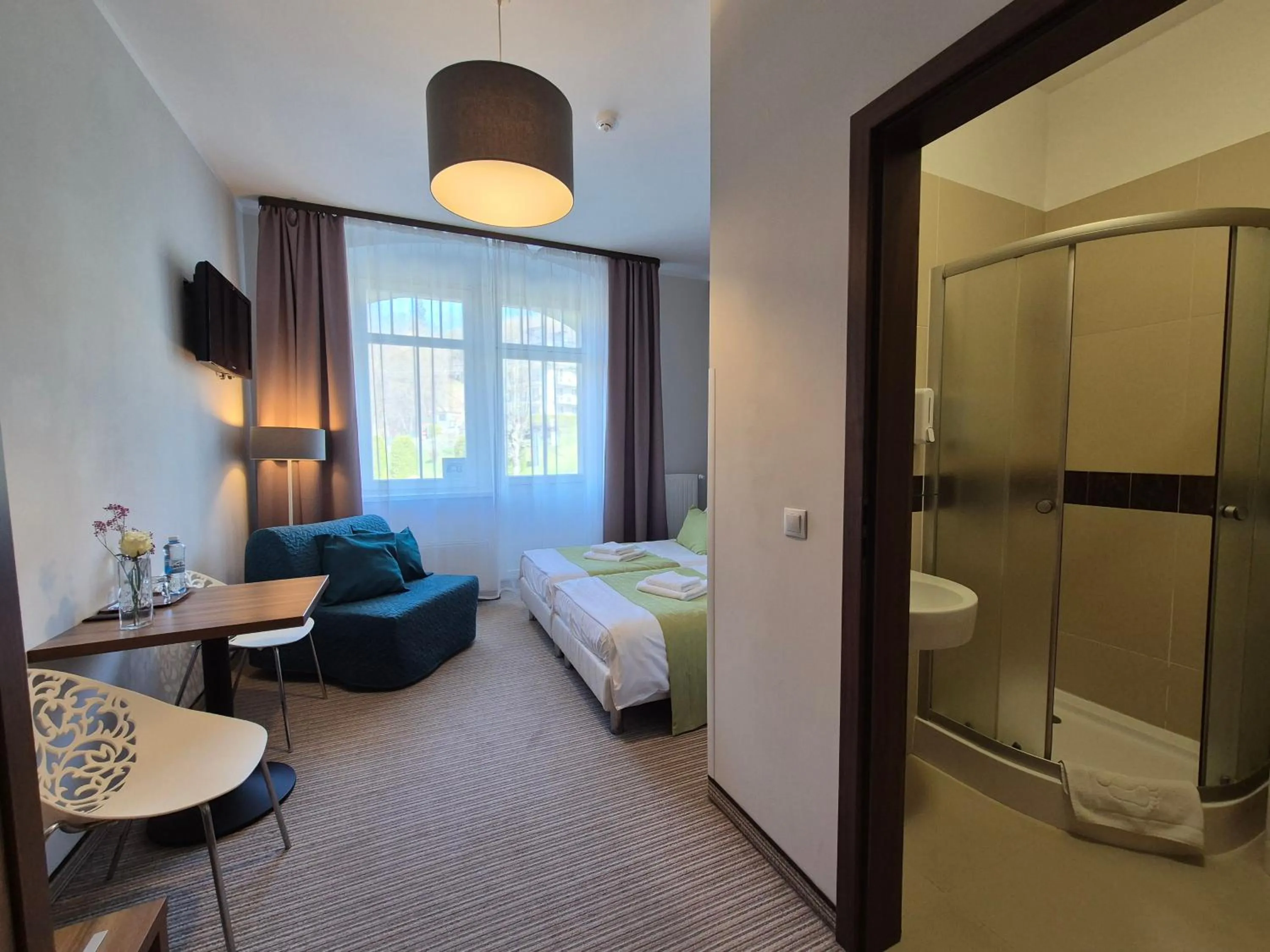 Shower, Bed in Willa Na Cichej