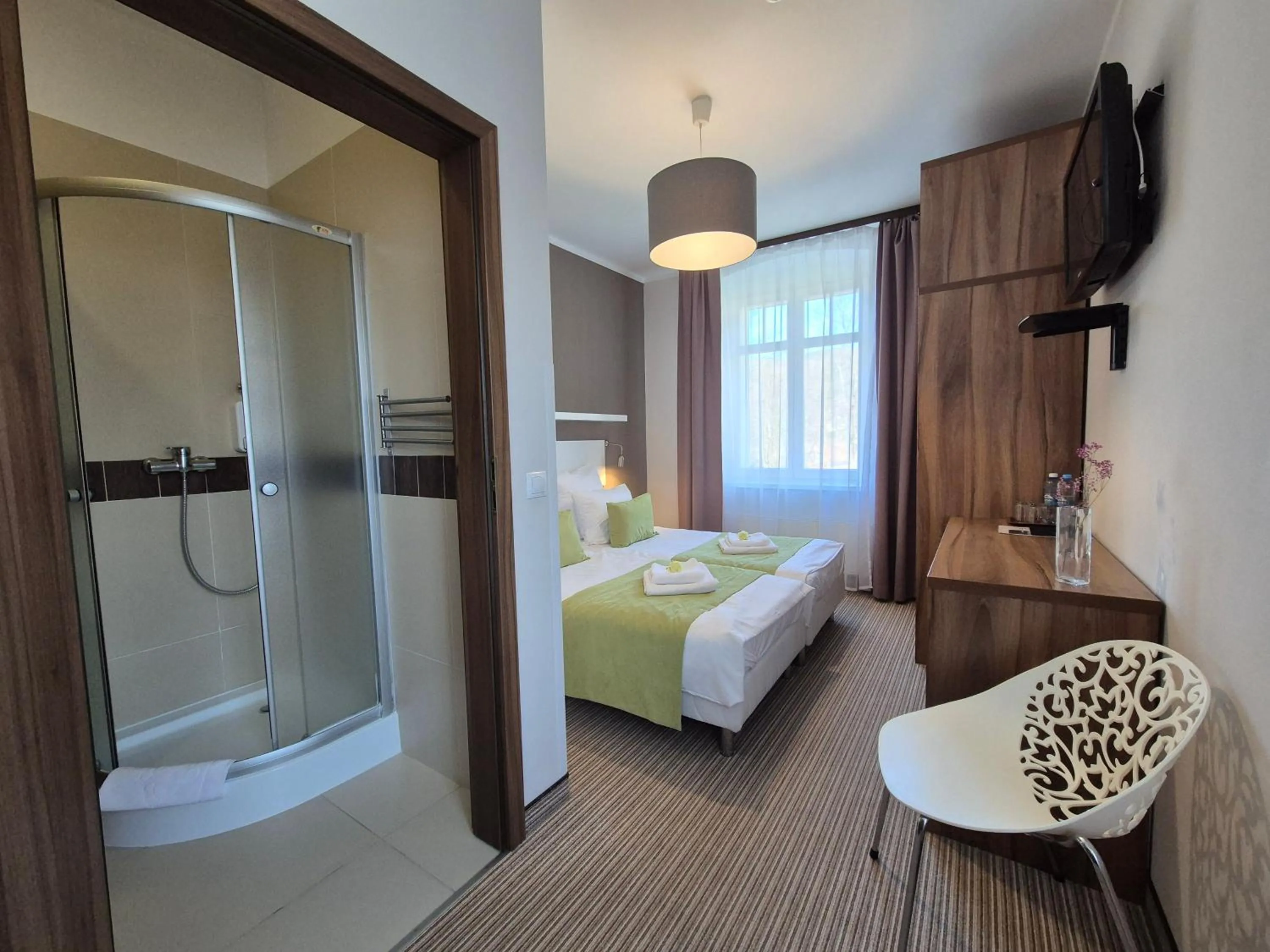 Shower, Bed in Willa Na Cichej