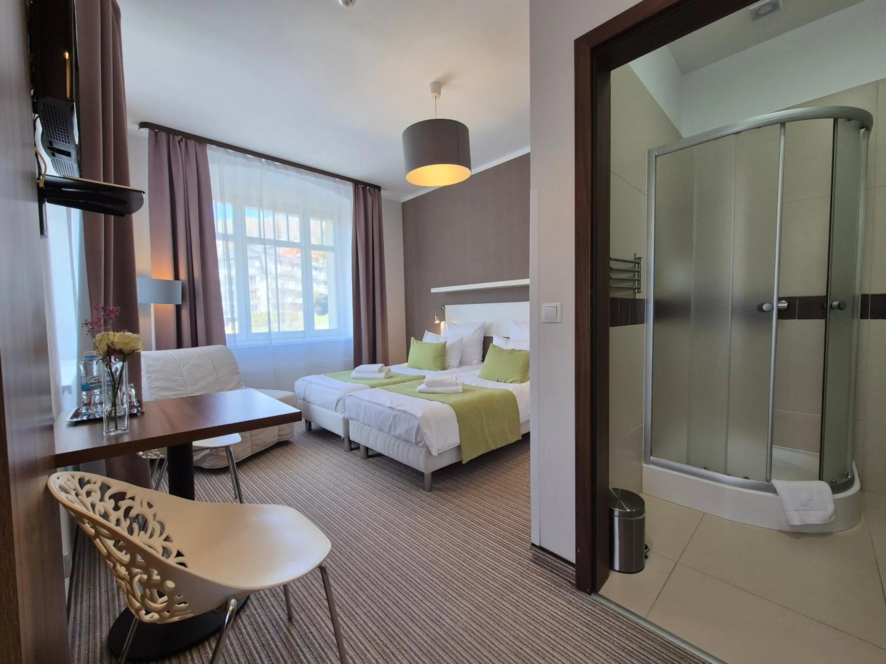 Shower, Bed in Willa Na Cichej