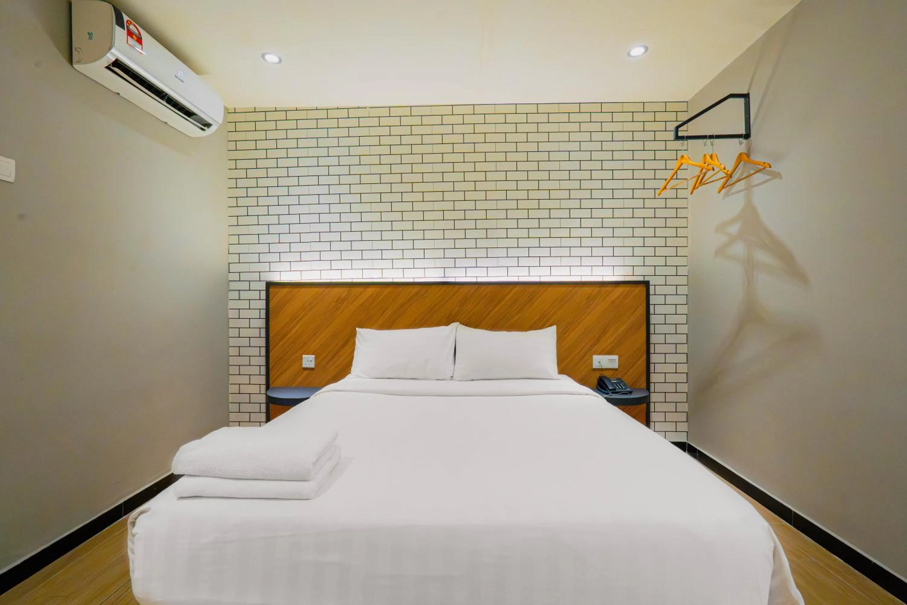 Bedroom, Bed in Hotel 99 Seri Kembangan Serdang