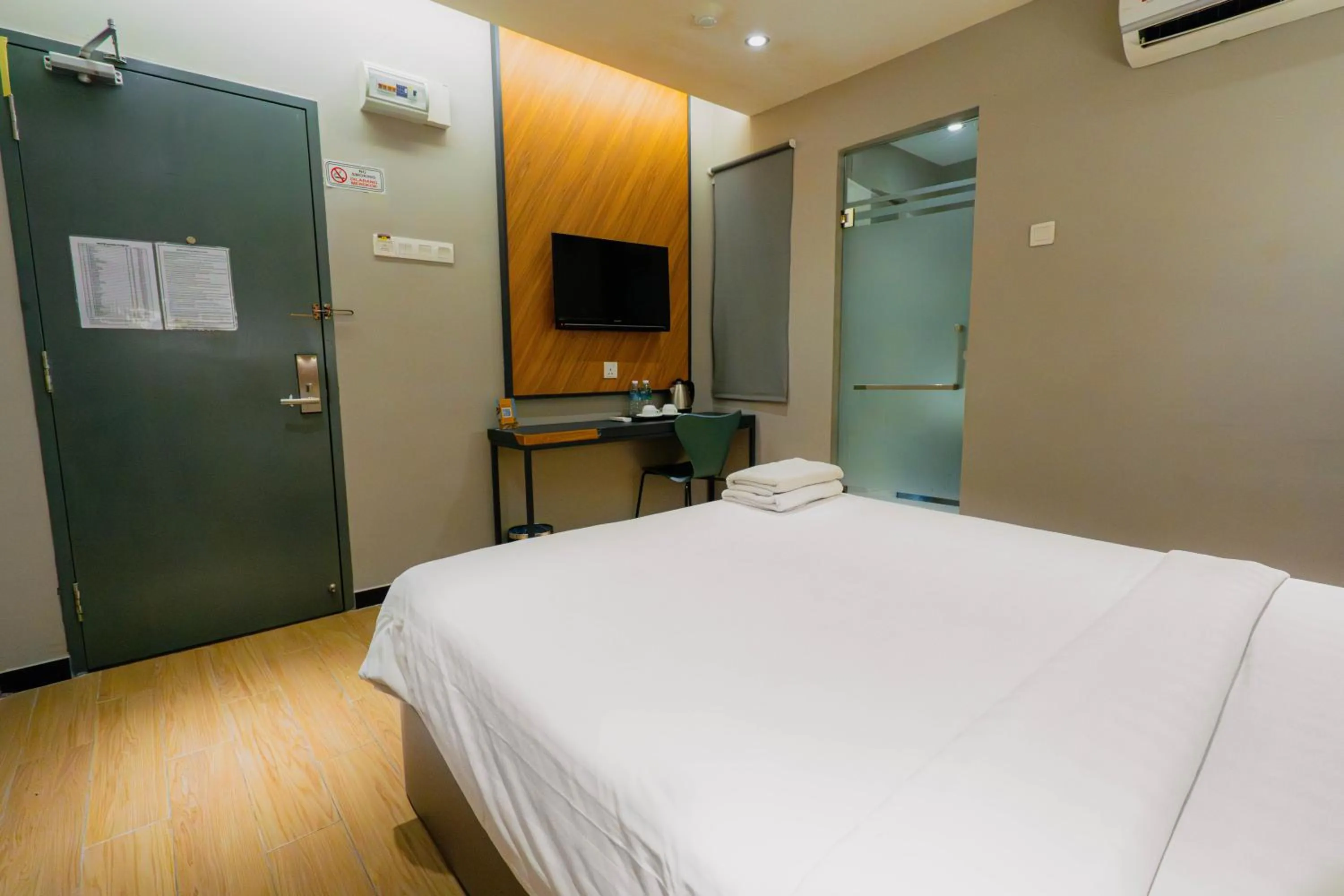 Bedroom, Bed in Hotel 99 Seri Kembangan Serdang