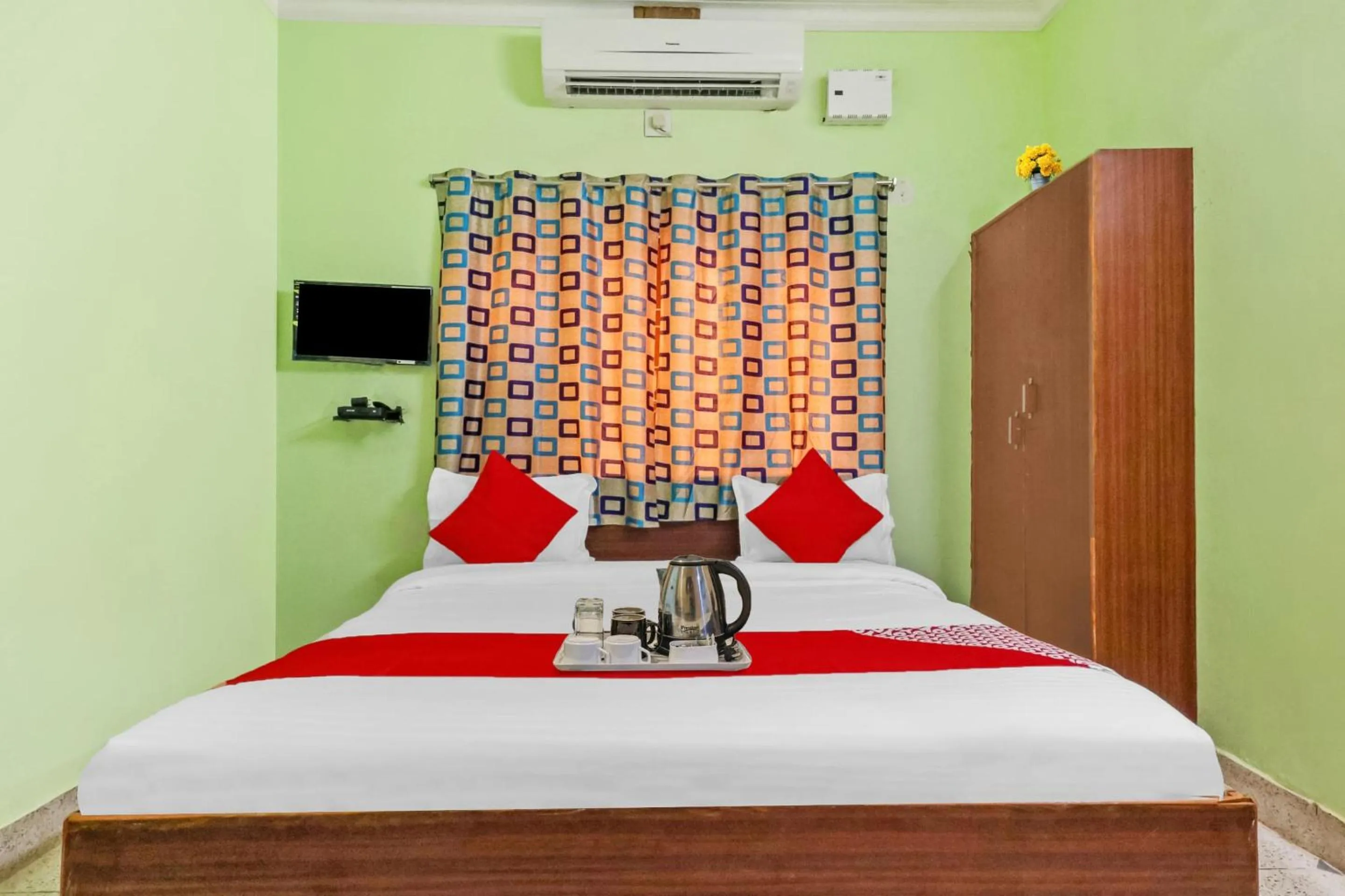 Bedroom, Bed in Super Hotel O Sai Heritage