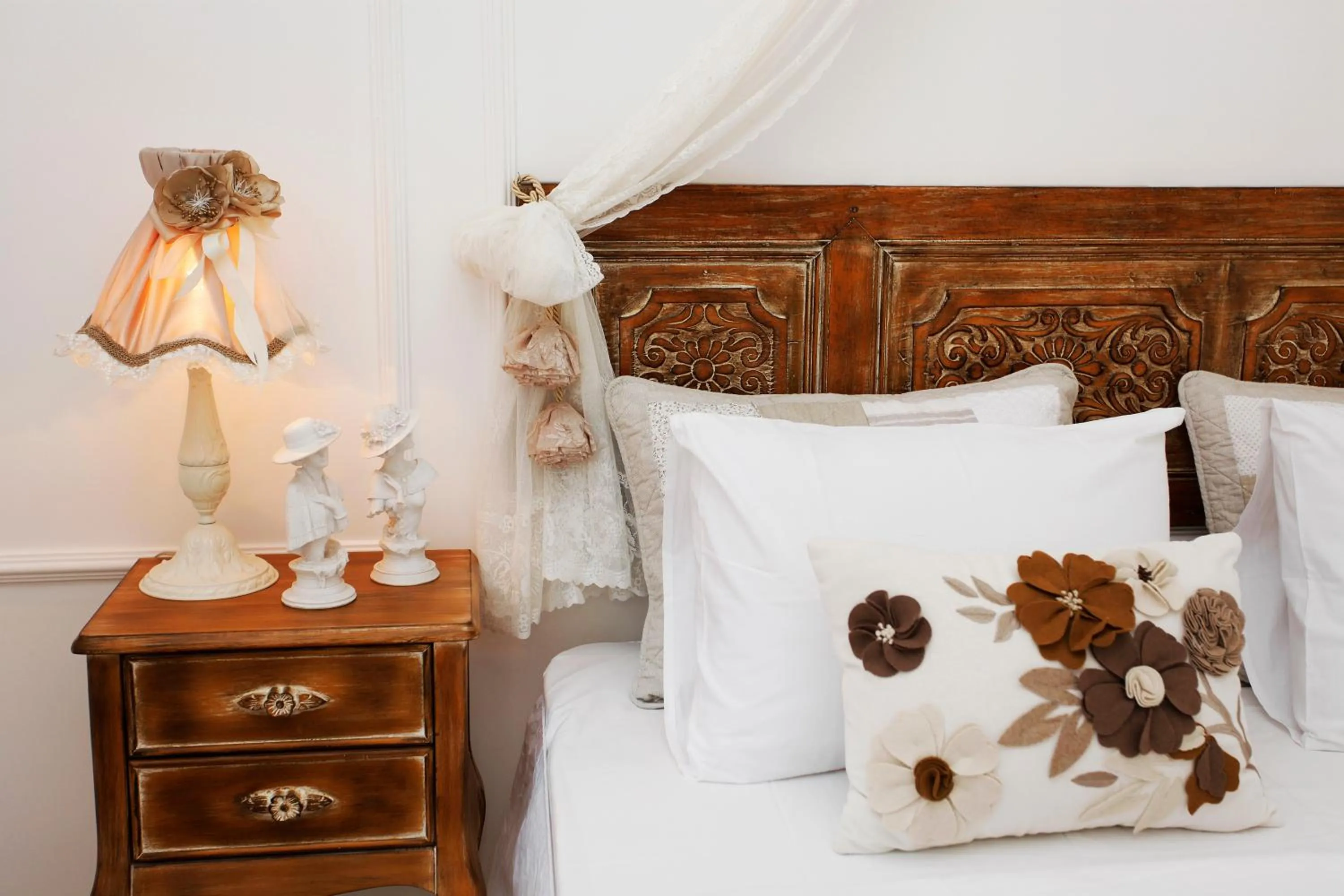 Bed in The White Swan Suites Beyoglu