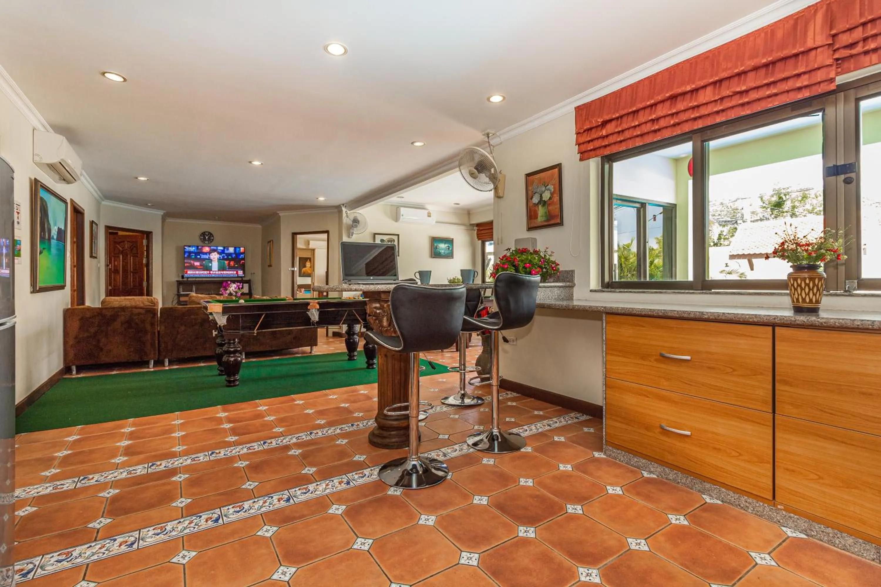 Communal lounge/ TV room in VIEWBOR VILLA - PATTAYA HOLIDAY HOUSE WALKING STREET 4 bedrooms