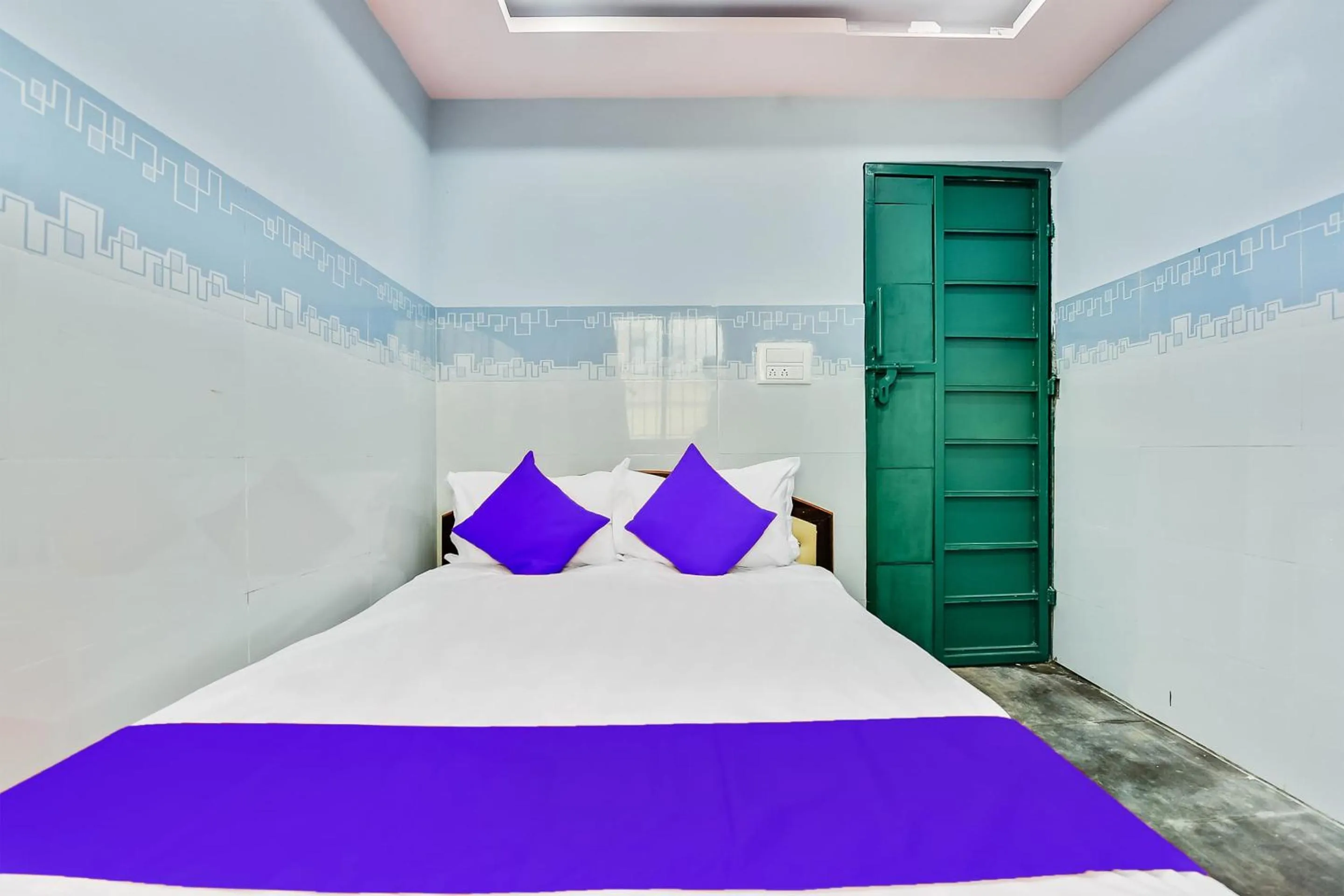 Bedroom, Bed in SPOT ON Gayatri Comforts