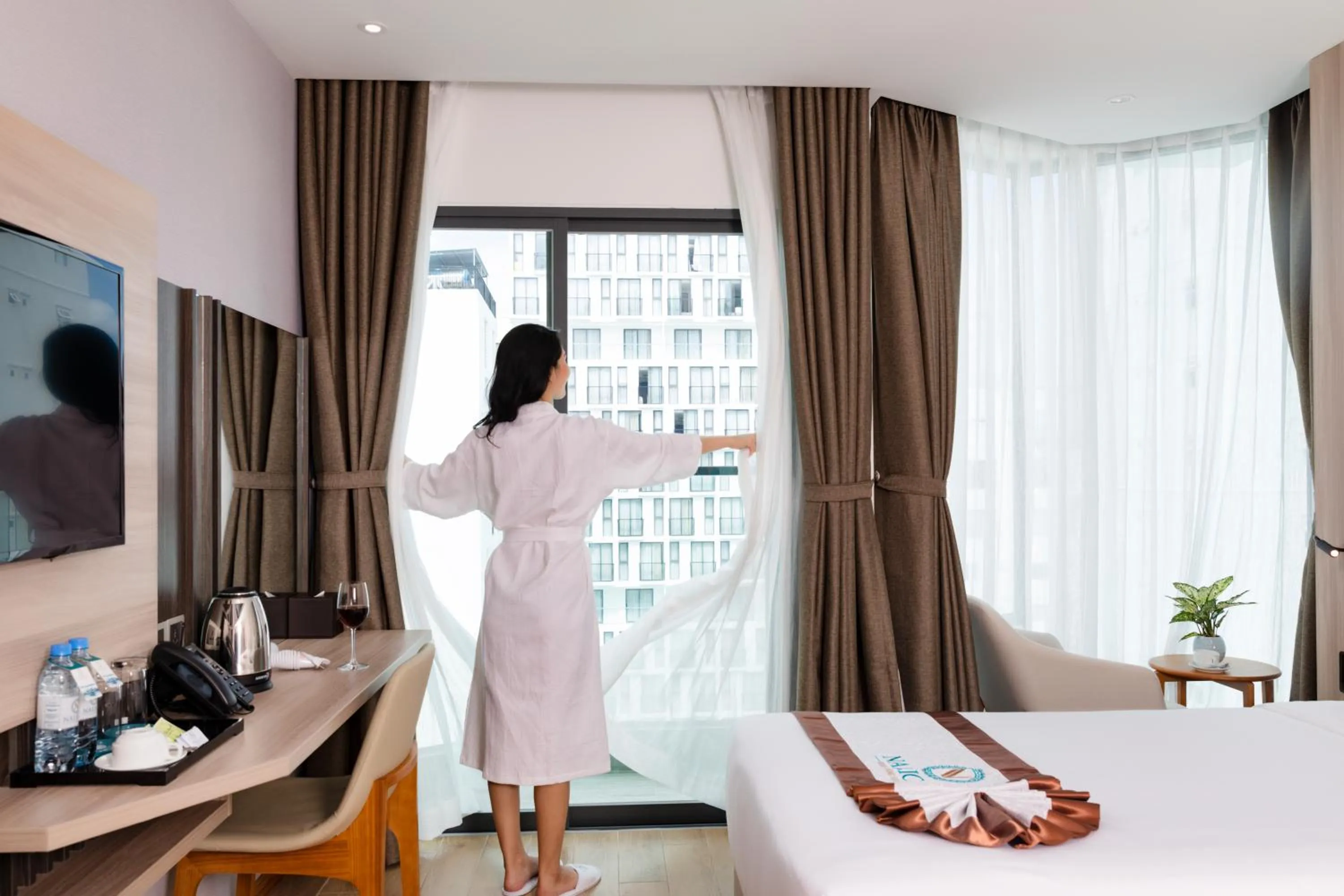 People, Bed in Nalicas Nha Trang Hotel