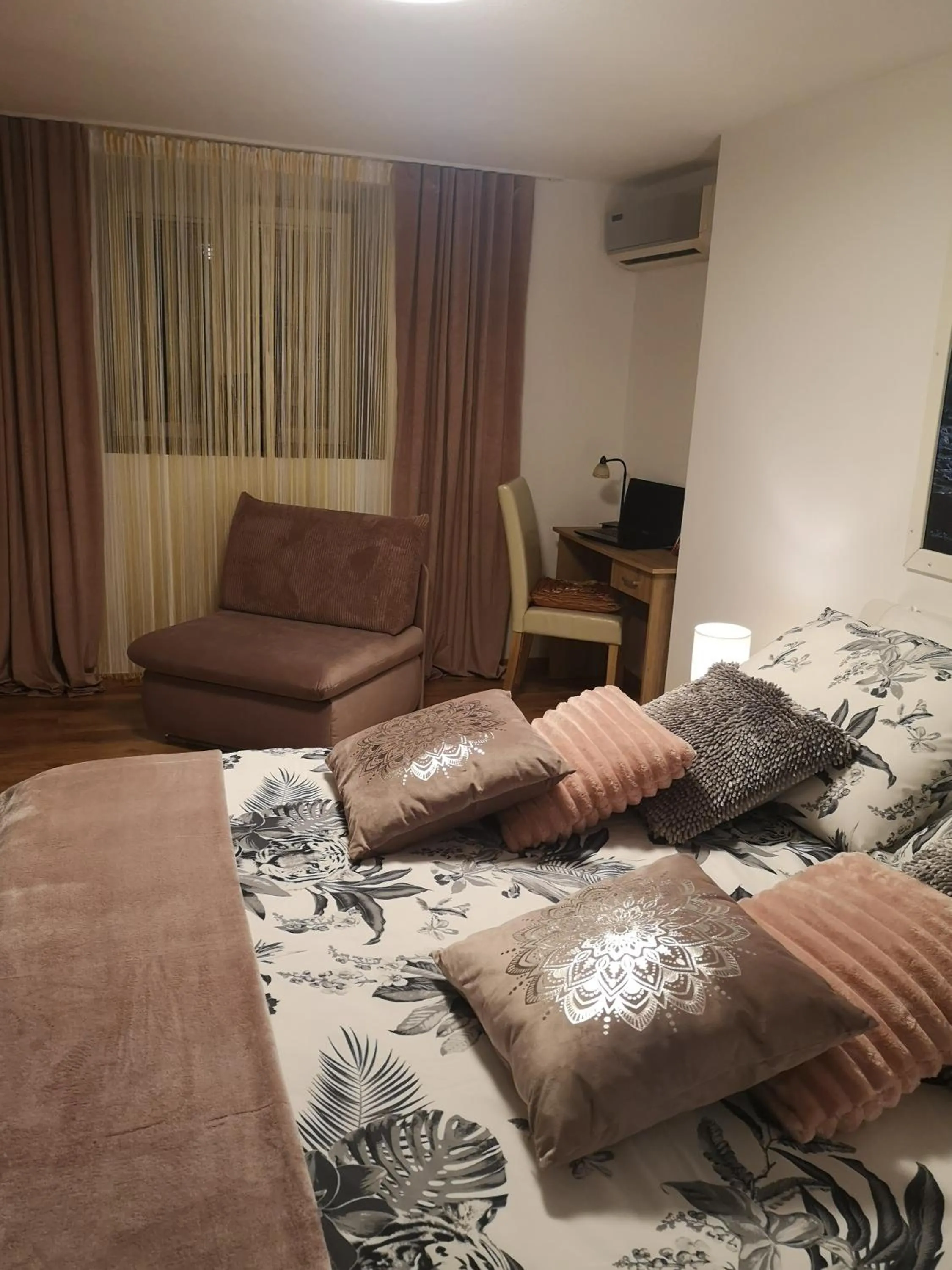 Bed in Sweet Cosy Apartment