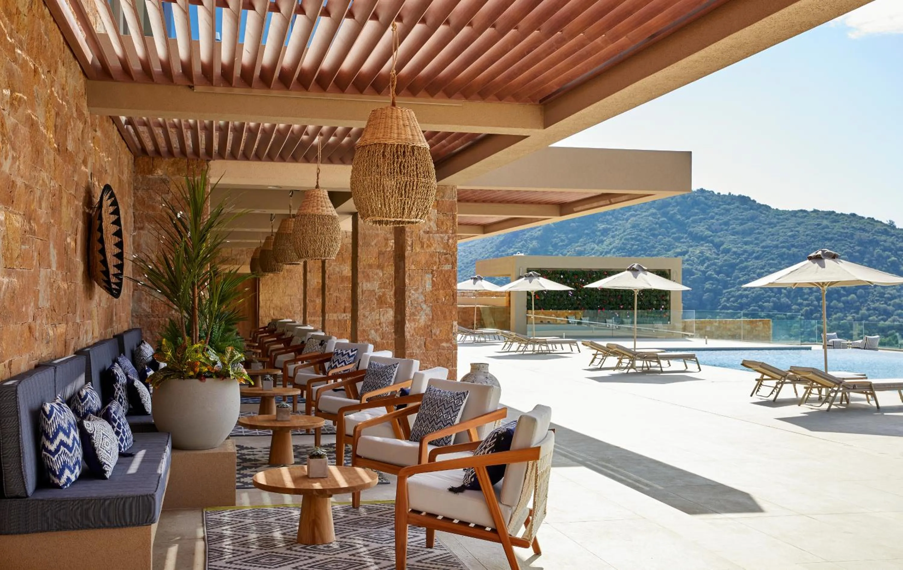 Restaurant/places to eat in Elix, Mar-Bella Collection