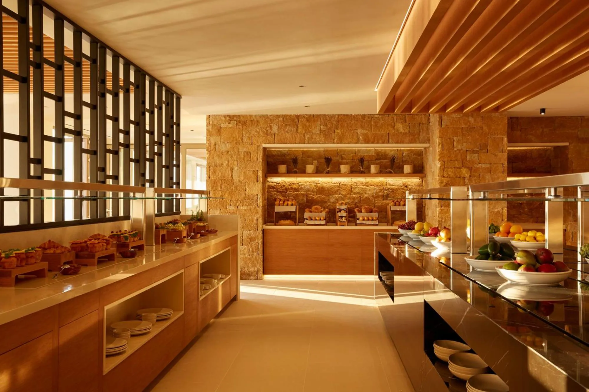 Restaurant/places to eat in Elix, Mar-Bella Collection