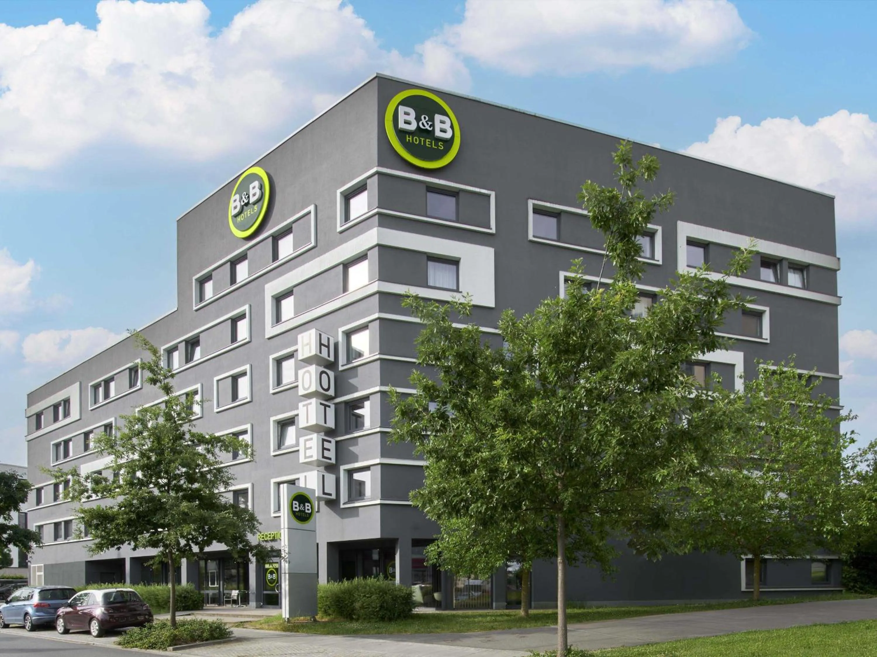 Property building in B&B Hotel Heidelberg