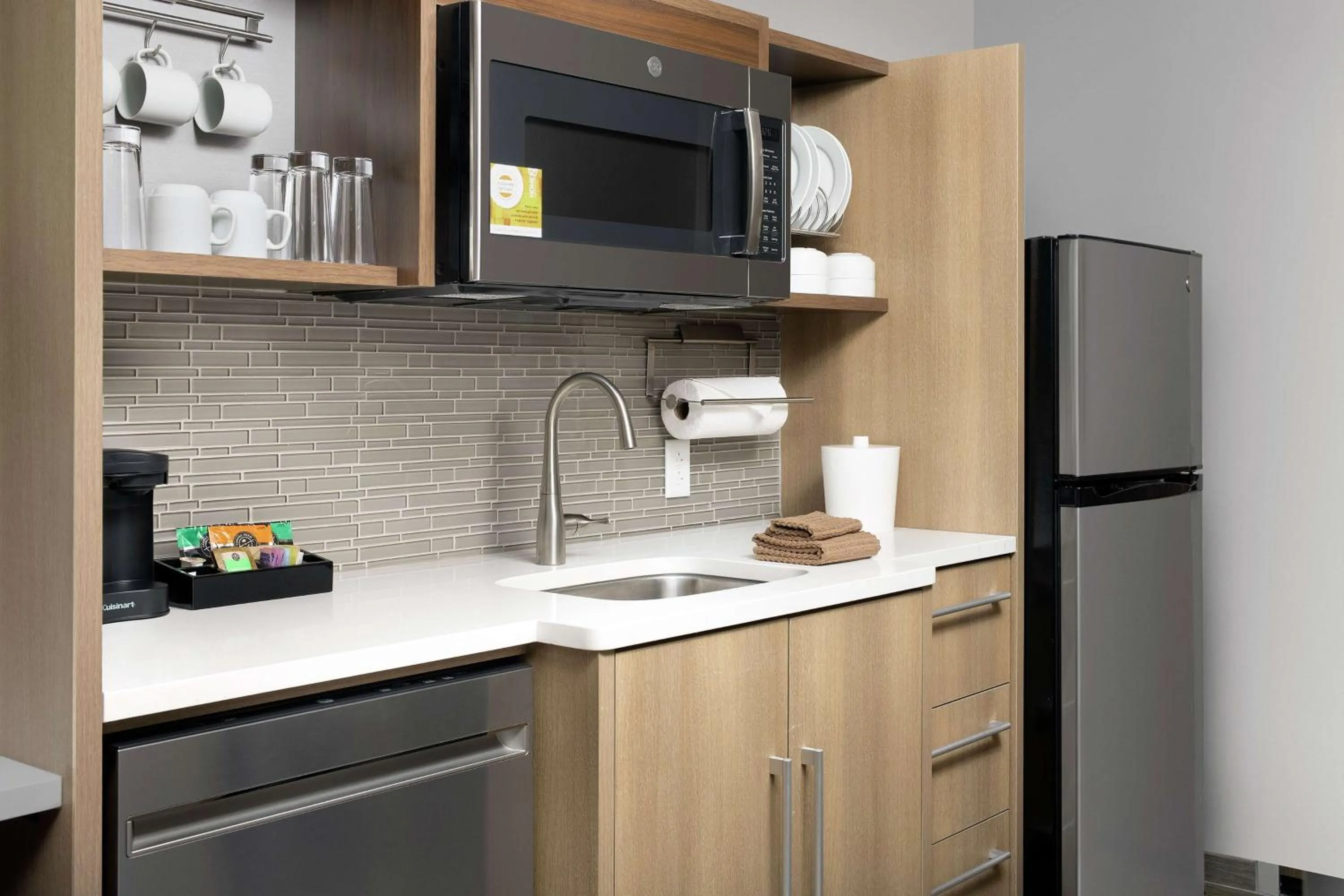 Kitchen or kitchenette in Home2 Suites By Hilton Asheville Biltmore Village