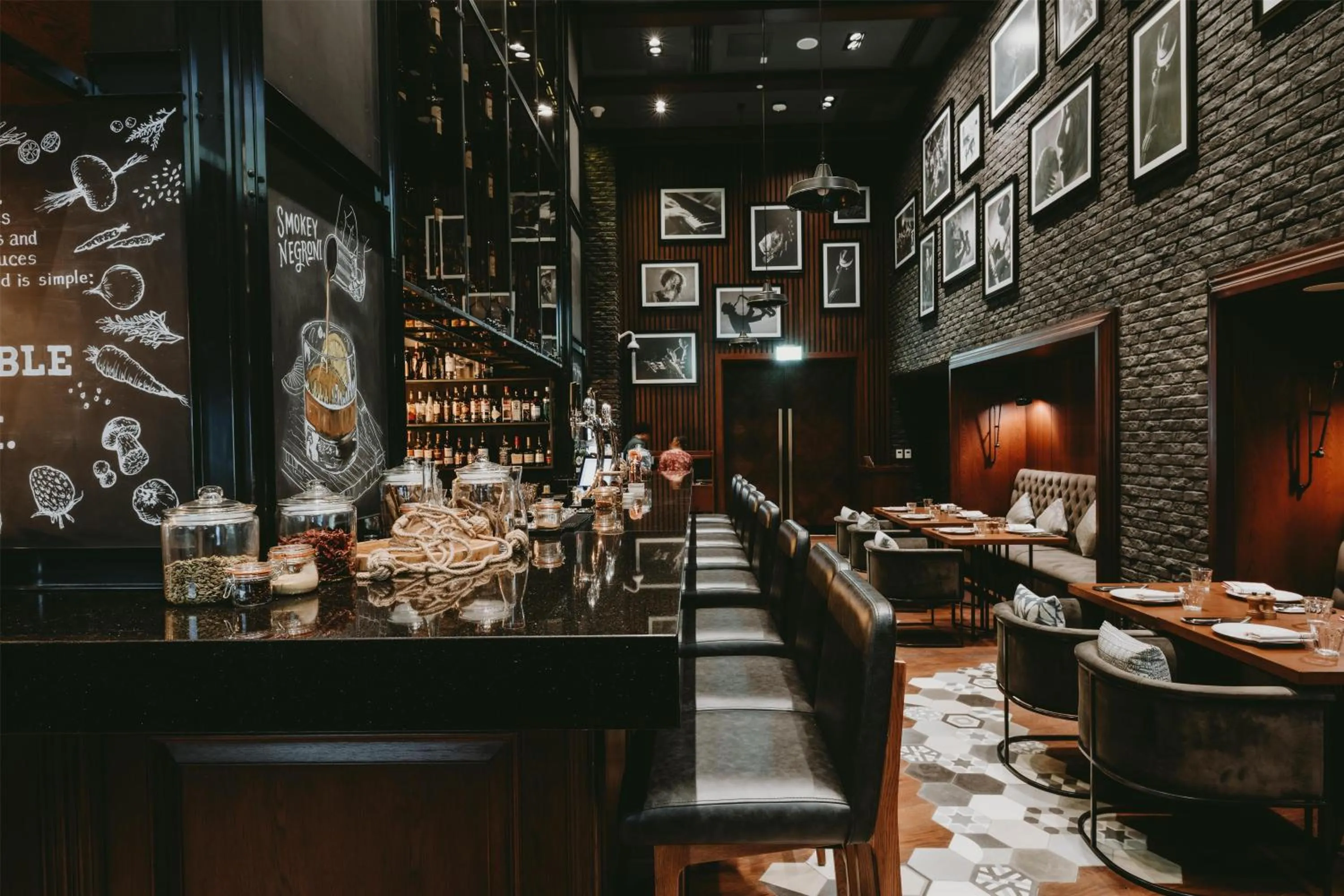 Lounge or bar in Hilton Doha The Pearl