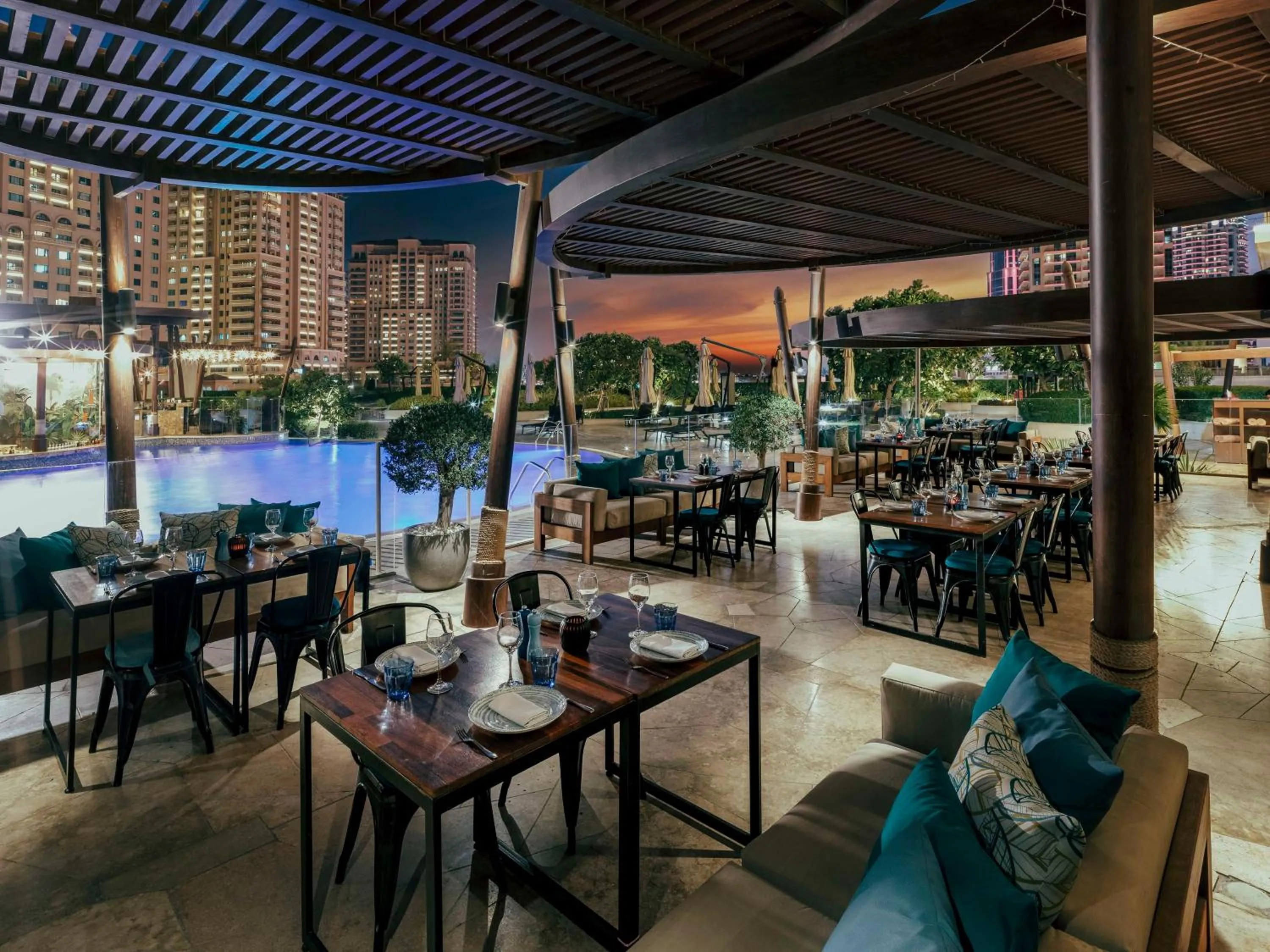 Restaurant/places to eat in Hilton Doha The Pearl