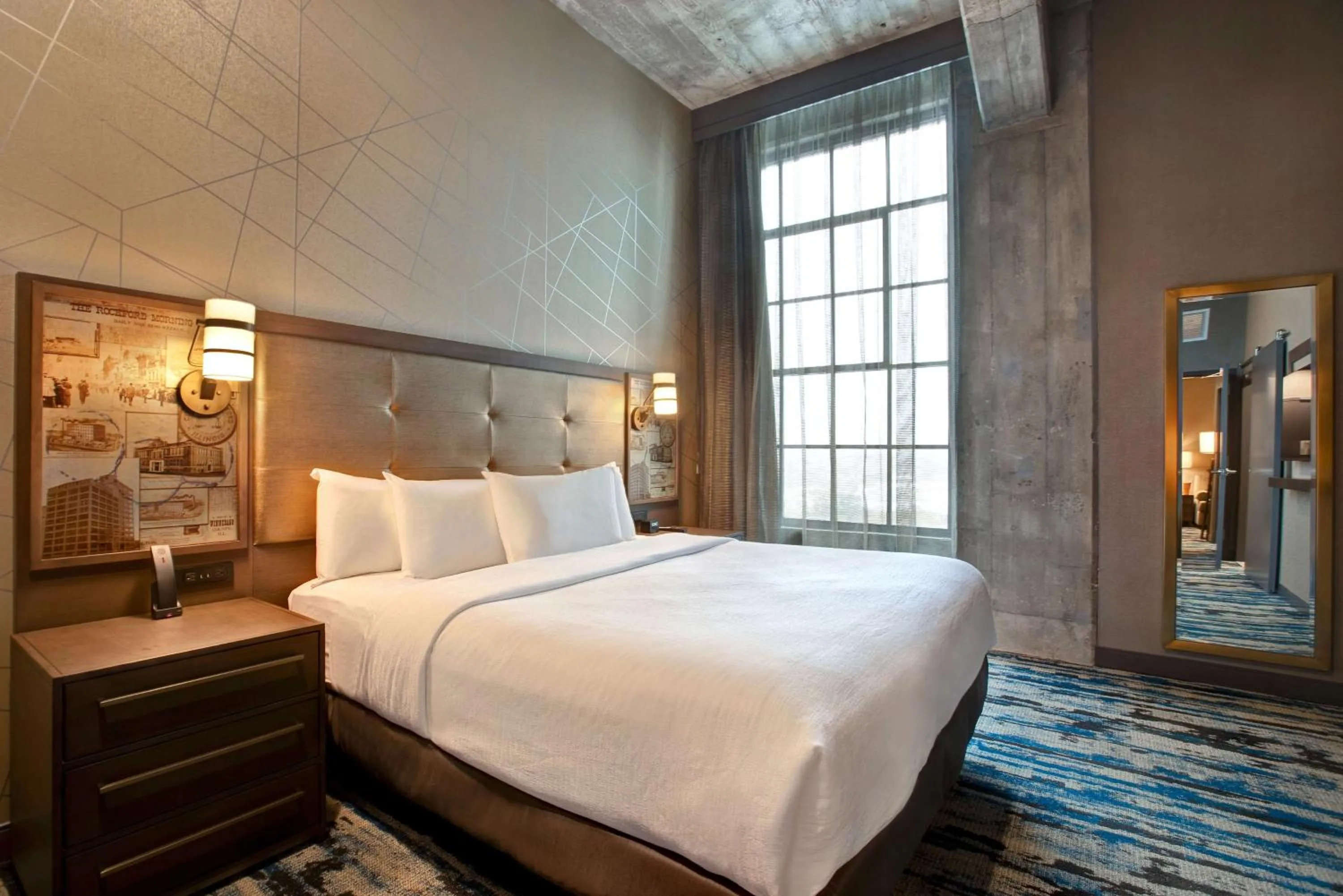 Bed in Embassy Suites By Hilton Rockford Riverfront