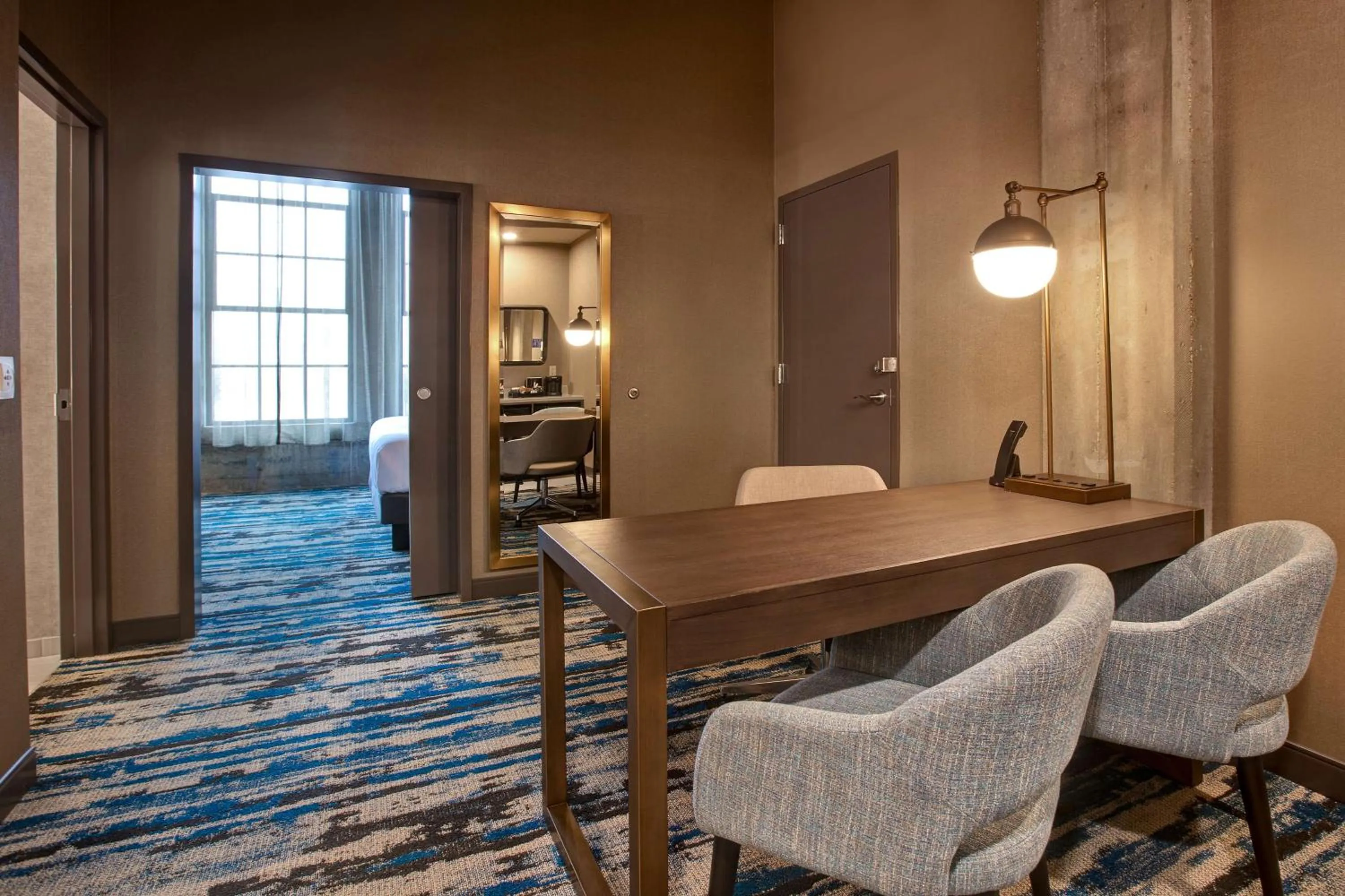 Bedroom in Embassy Suites By Hilton Rockford Riverfront