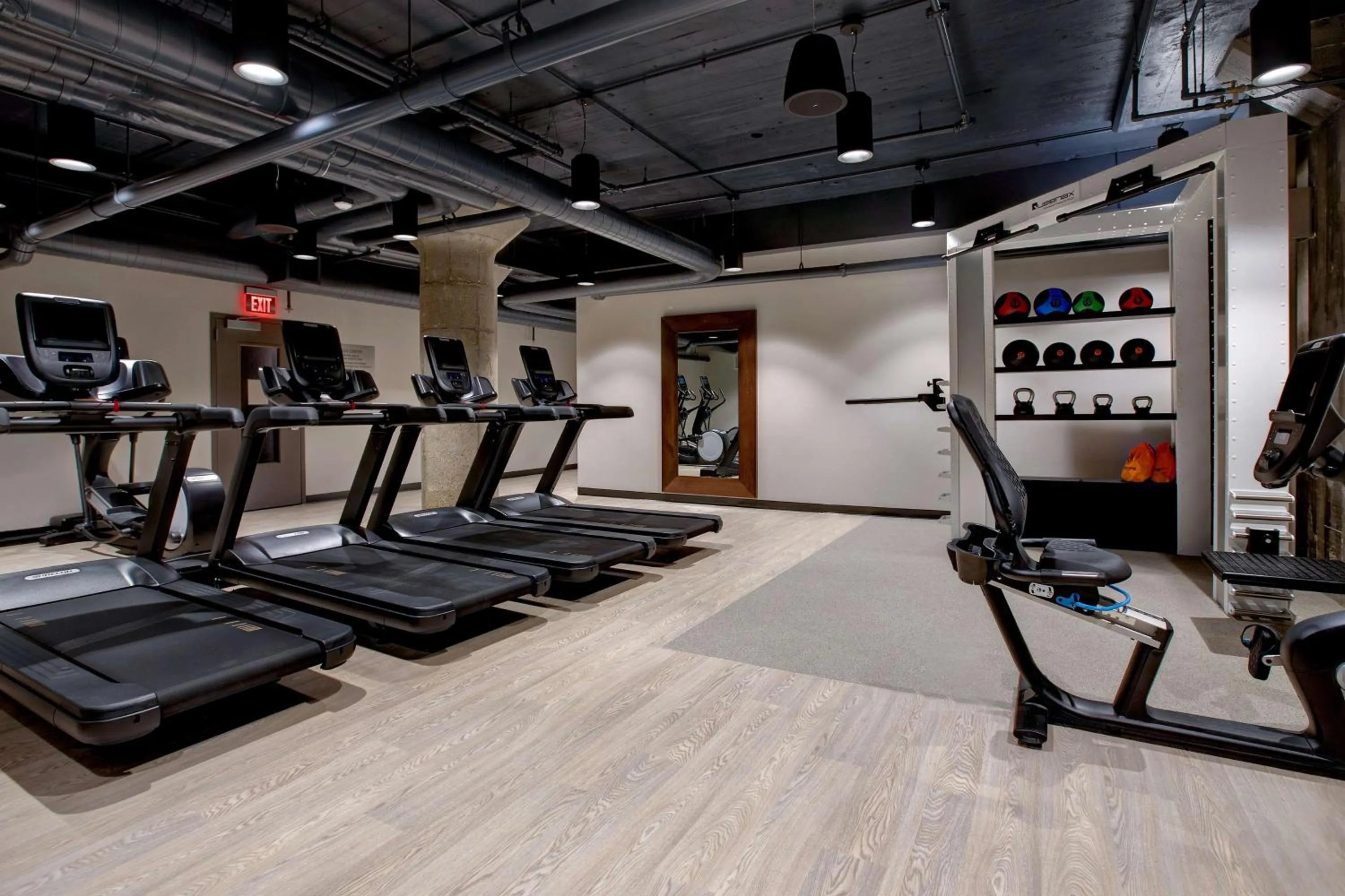 Fitness centre/facilities in Embassy Suites By Hilton Rockford Riverfront