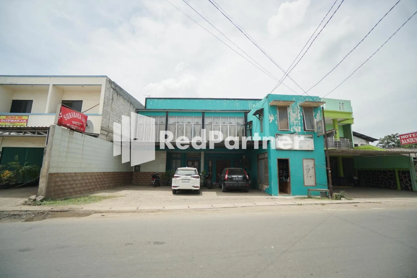 Property building in Surabaya Jaya Hotel near Soekarno Hatta Airport Redpartner