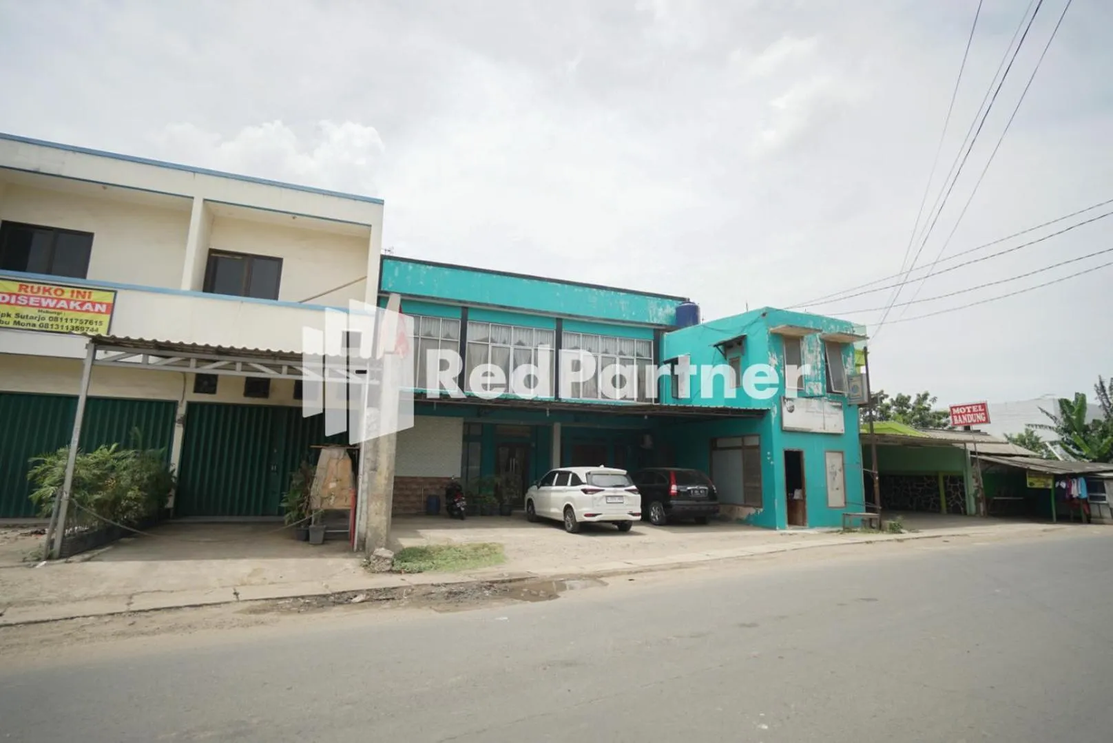 Property building in Surabaya Jaya Hotel near Soekarno Hatta Airport Redpartner