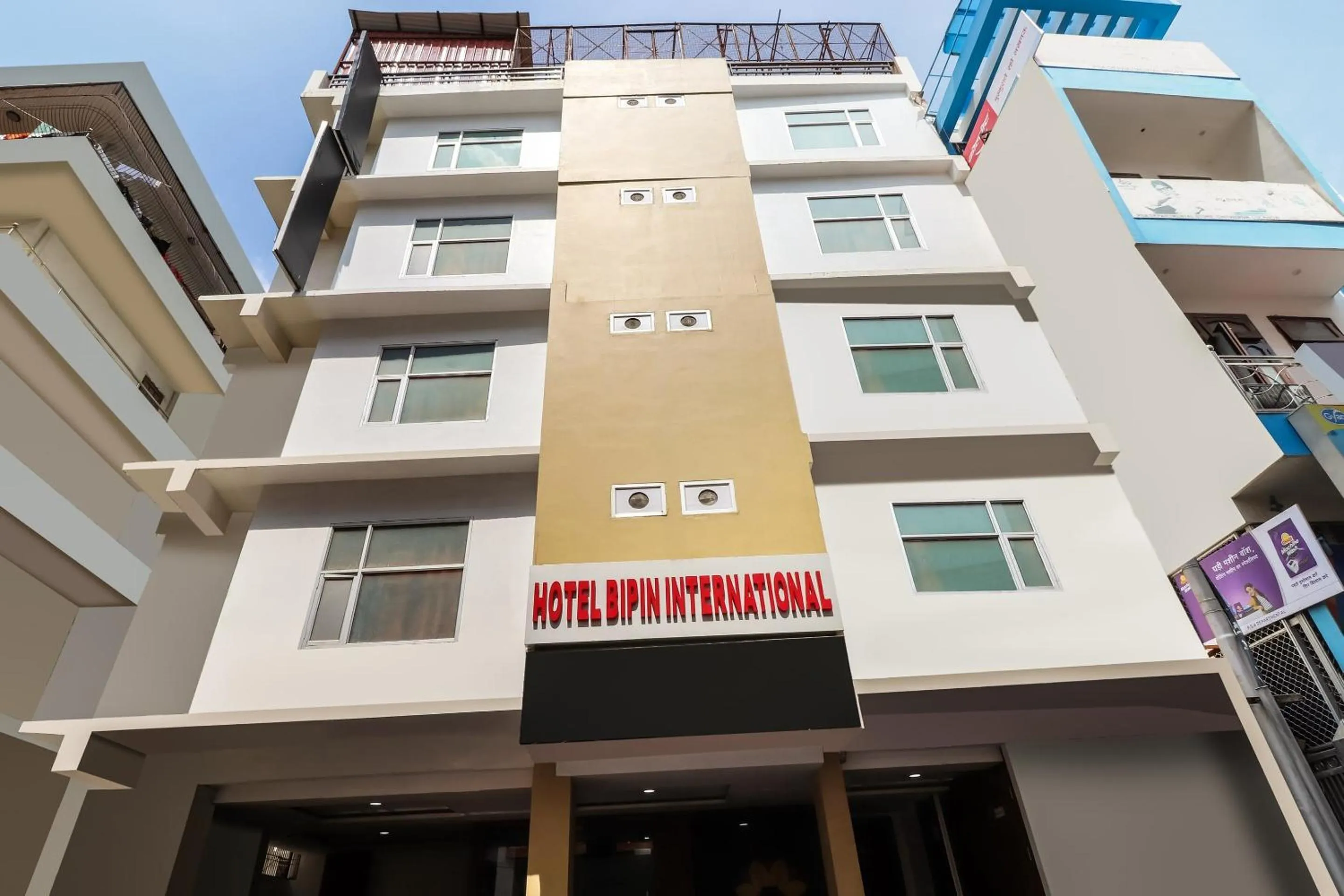 Facade/entrance in Super Capital O Seven Wonders Inn Near Sahara Ganj Mall