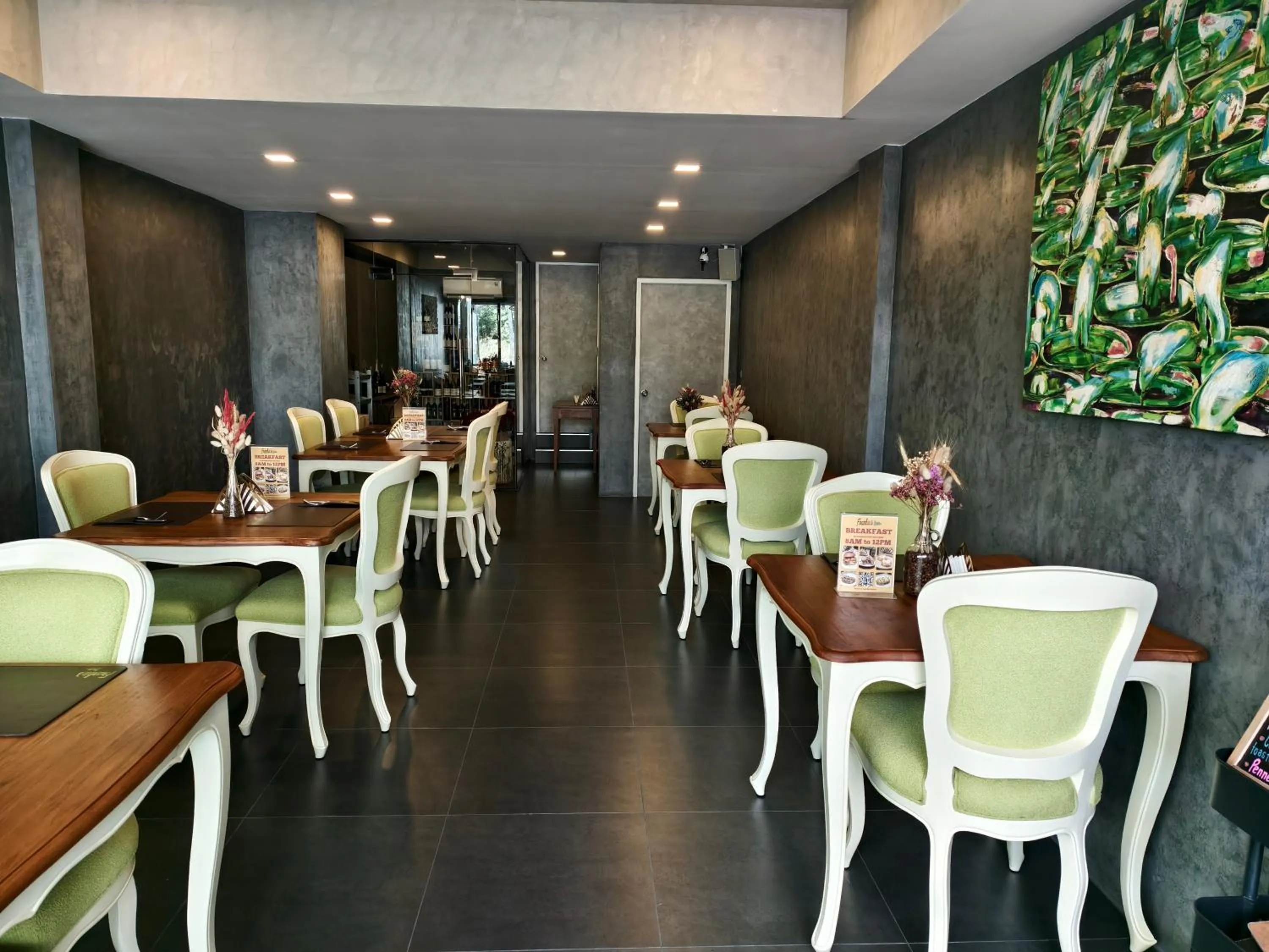 Restaurant/places to eat in Frankie's Inn