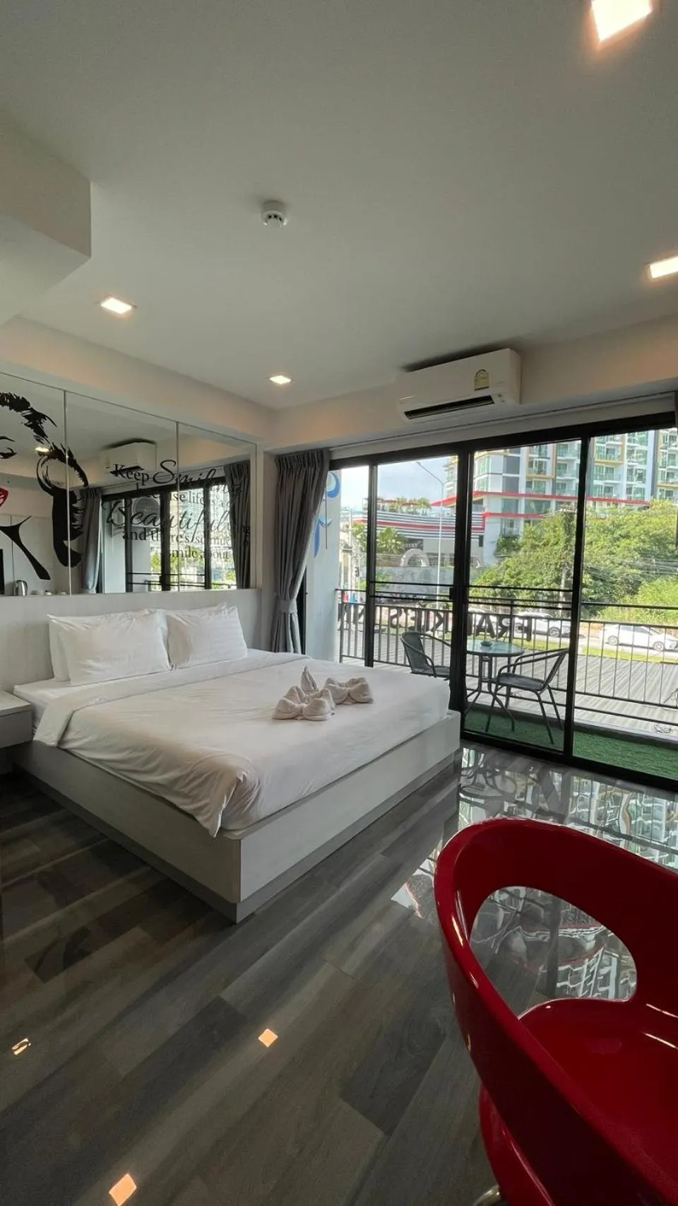 Bed in Frankie's Inn