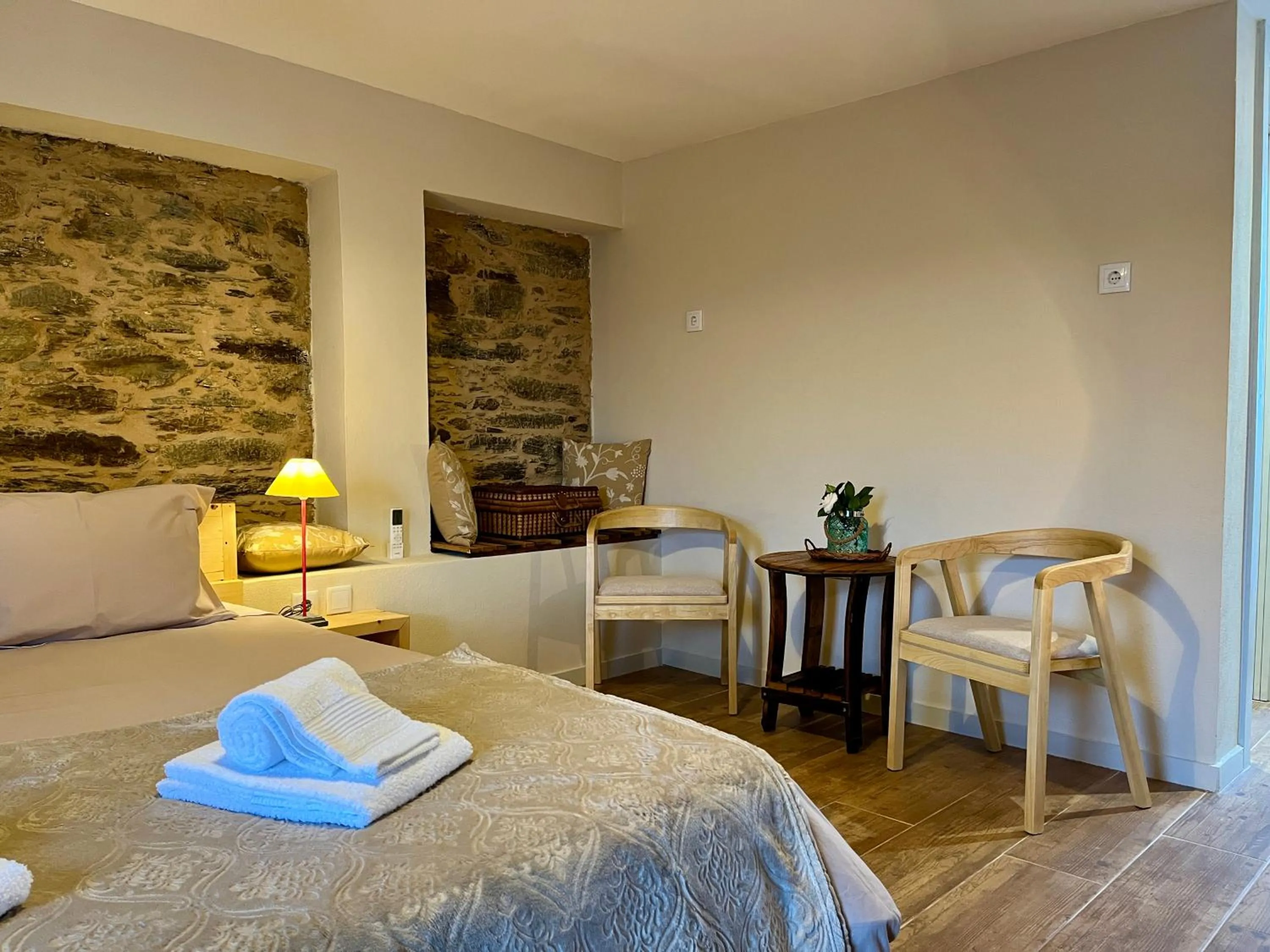 Bed in Quinta Da Estrada Winery Douro Valley