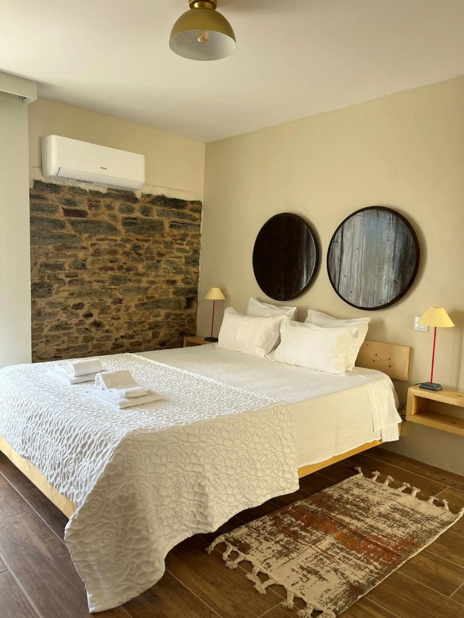 Bed in Quinta Da Estrada Winery Douro Valley