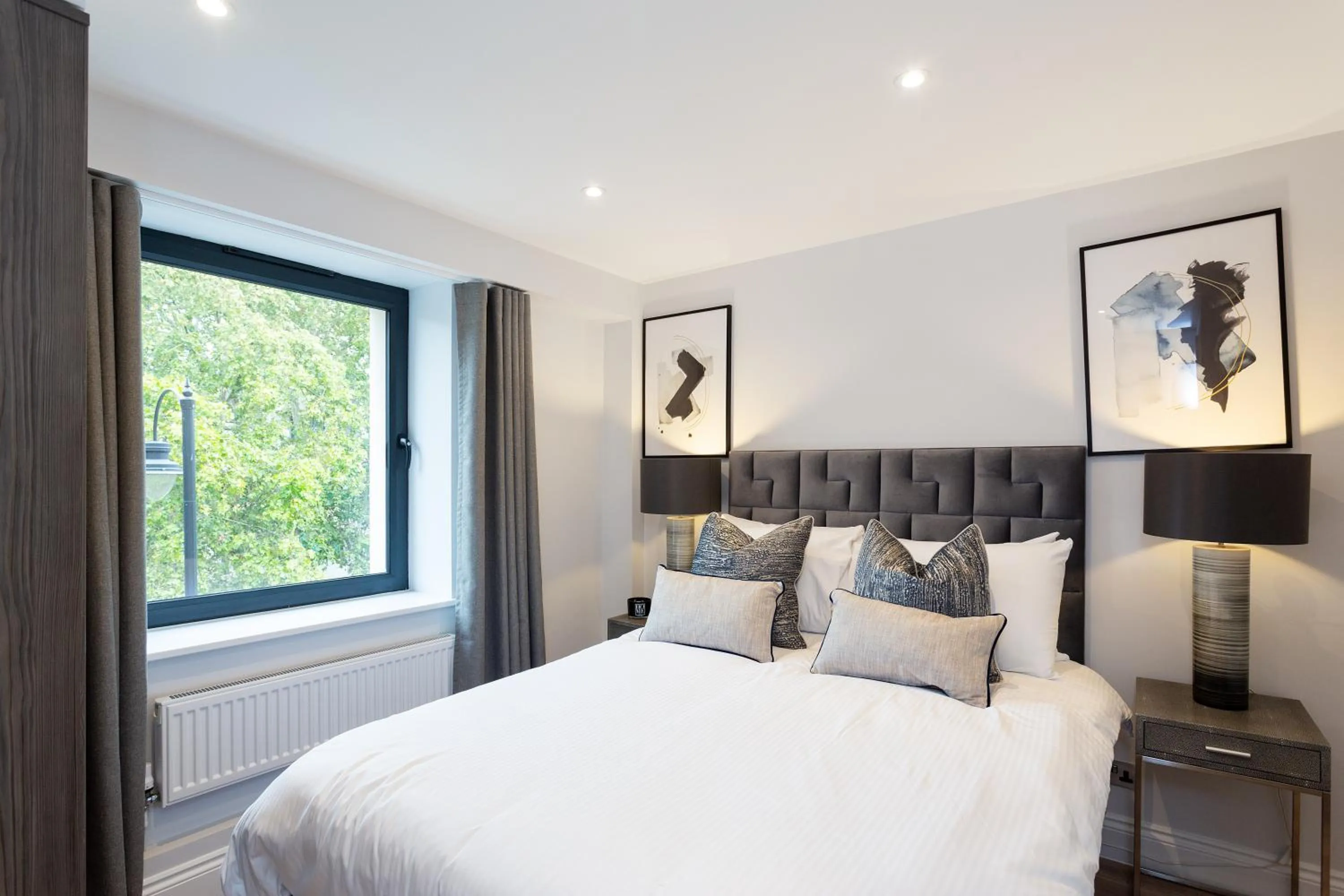 Bed in The Carlyle by Nestor