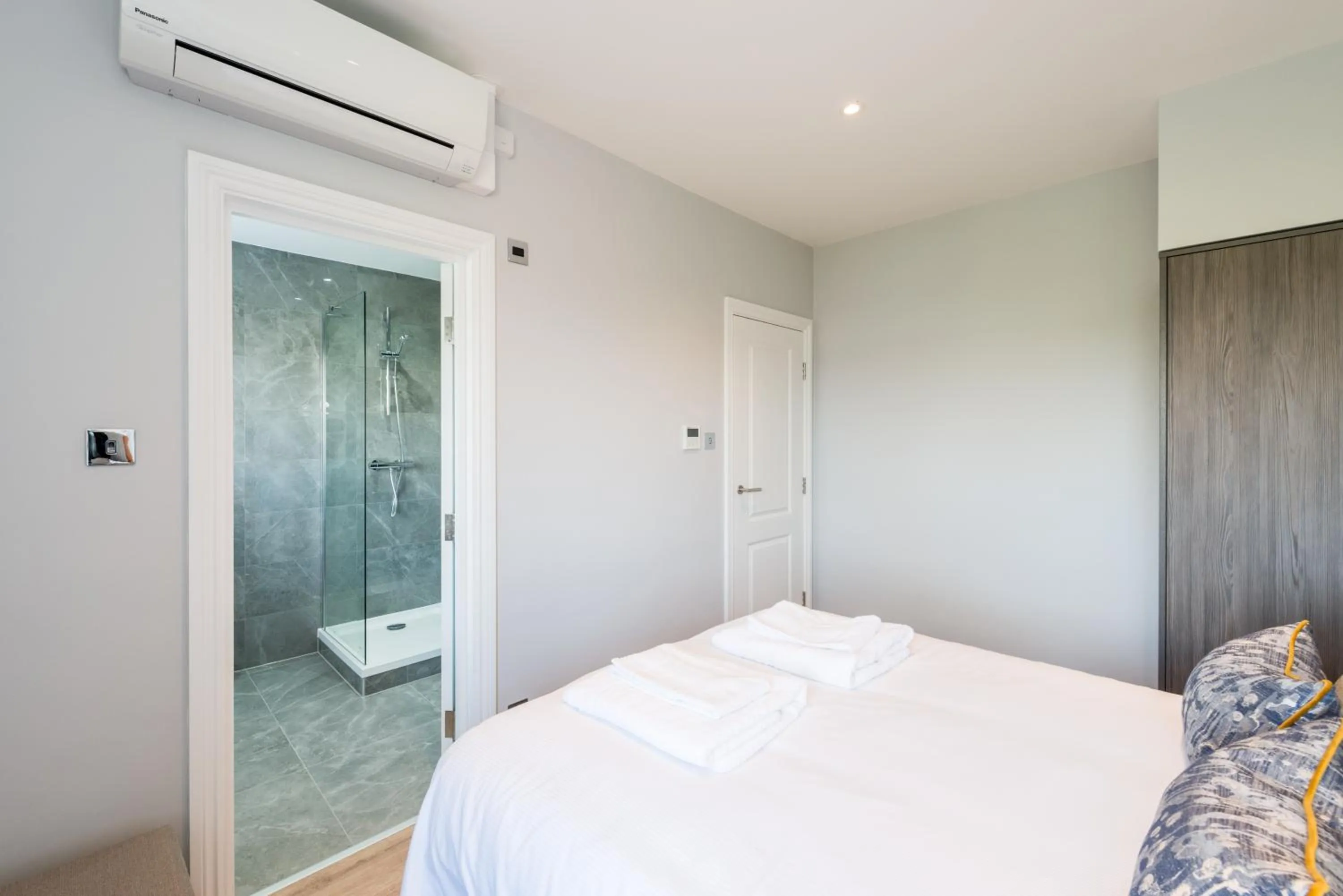 Bed in The Carlyle by Nestor