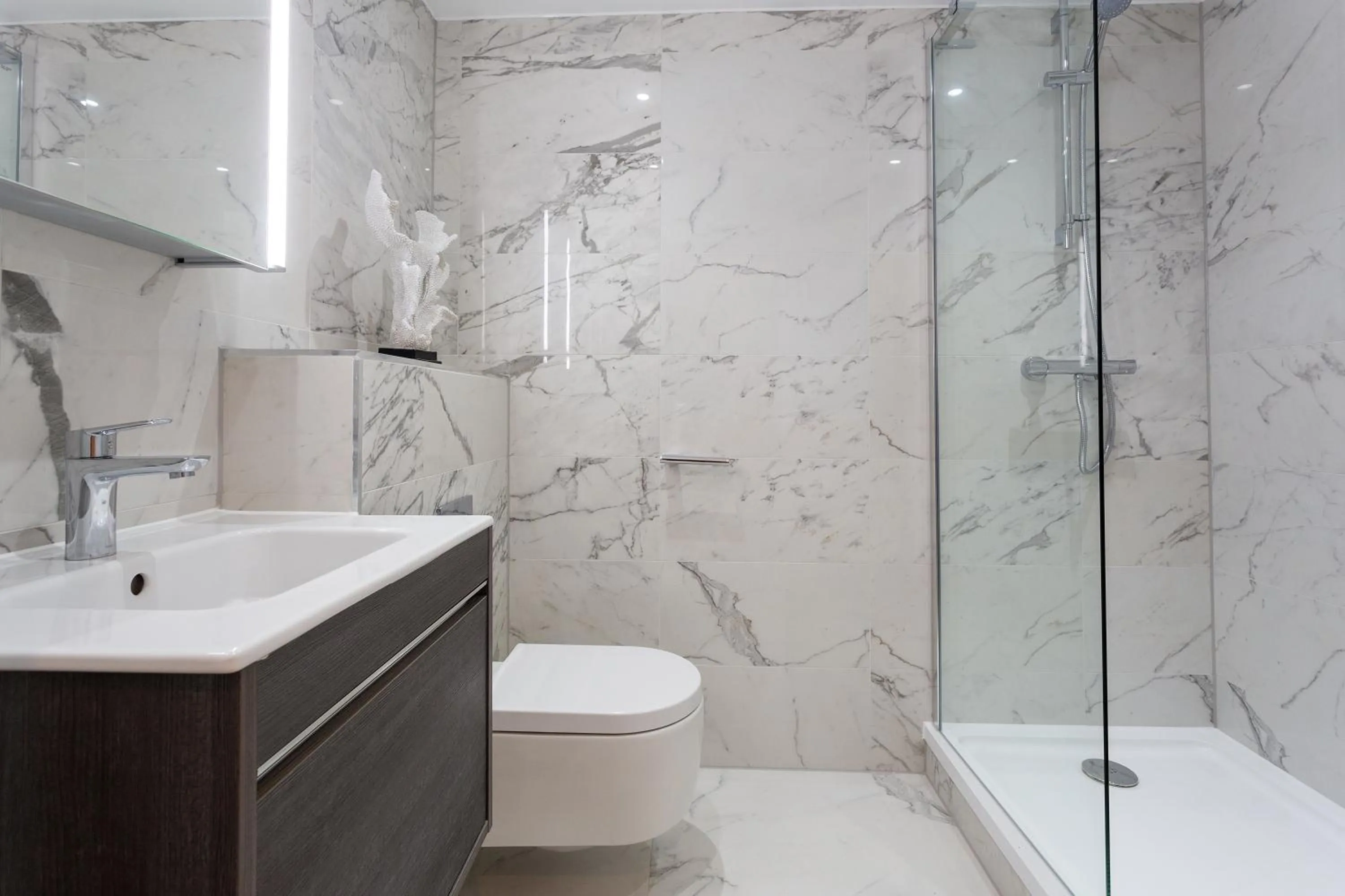 Bathroom in The Carlyle by Nestor