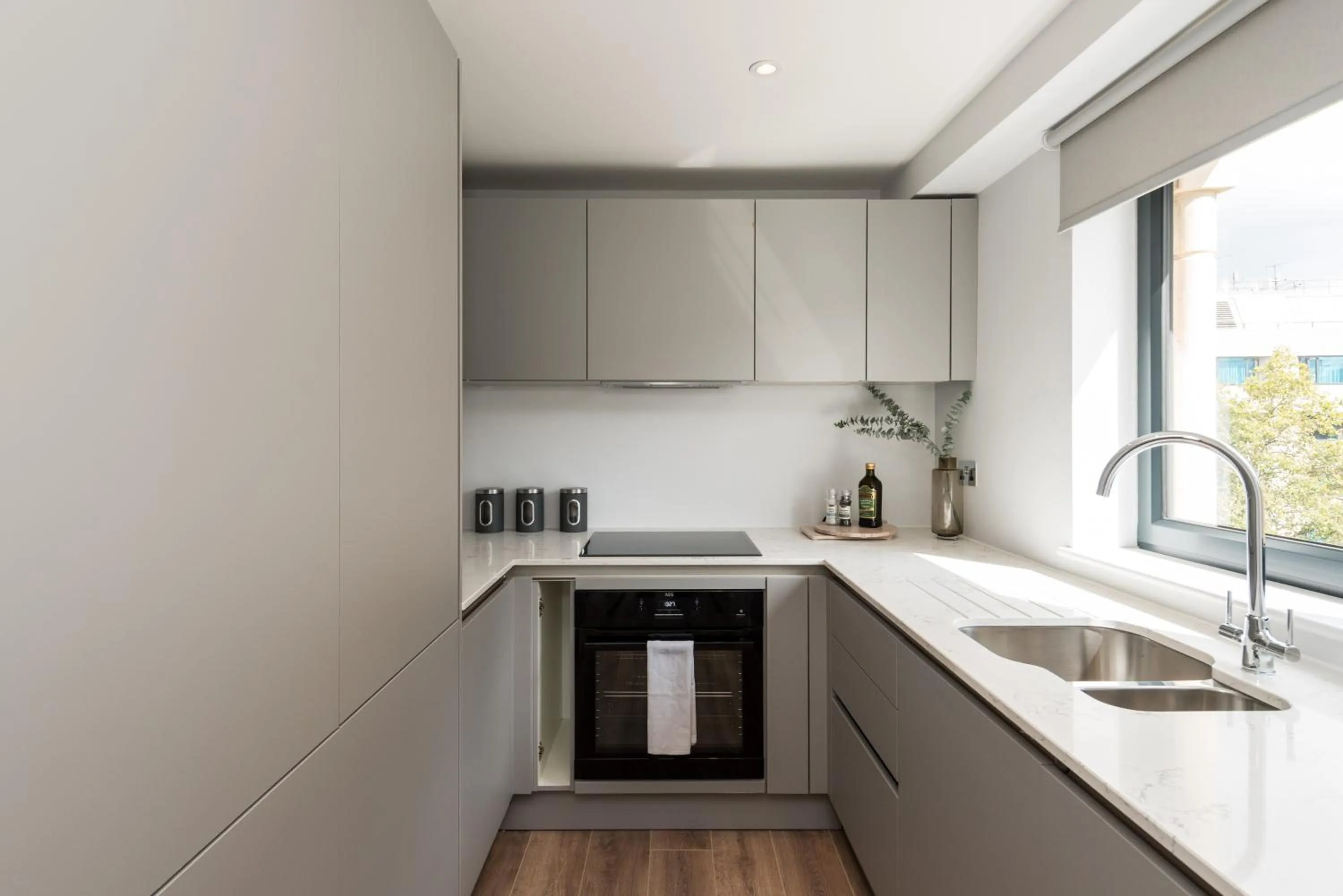 Kitchen or kitchenette in The Carlyle by Nestor