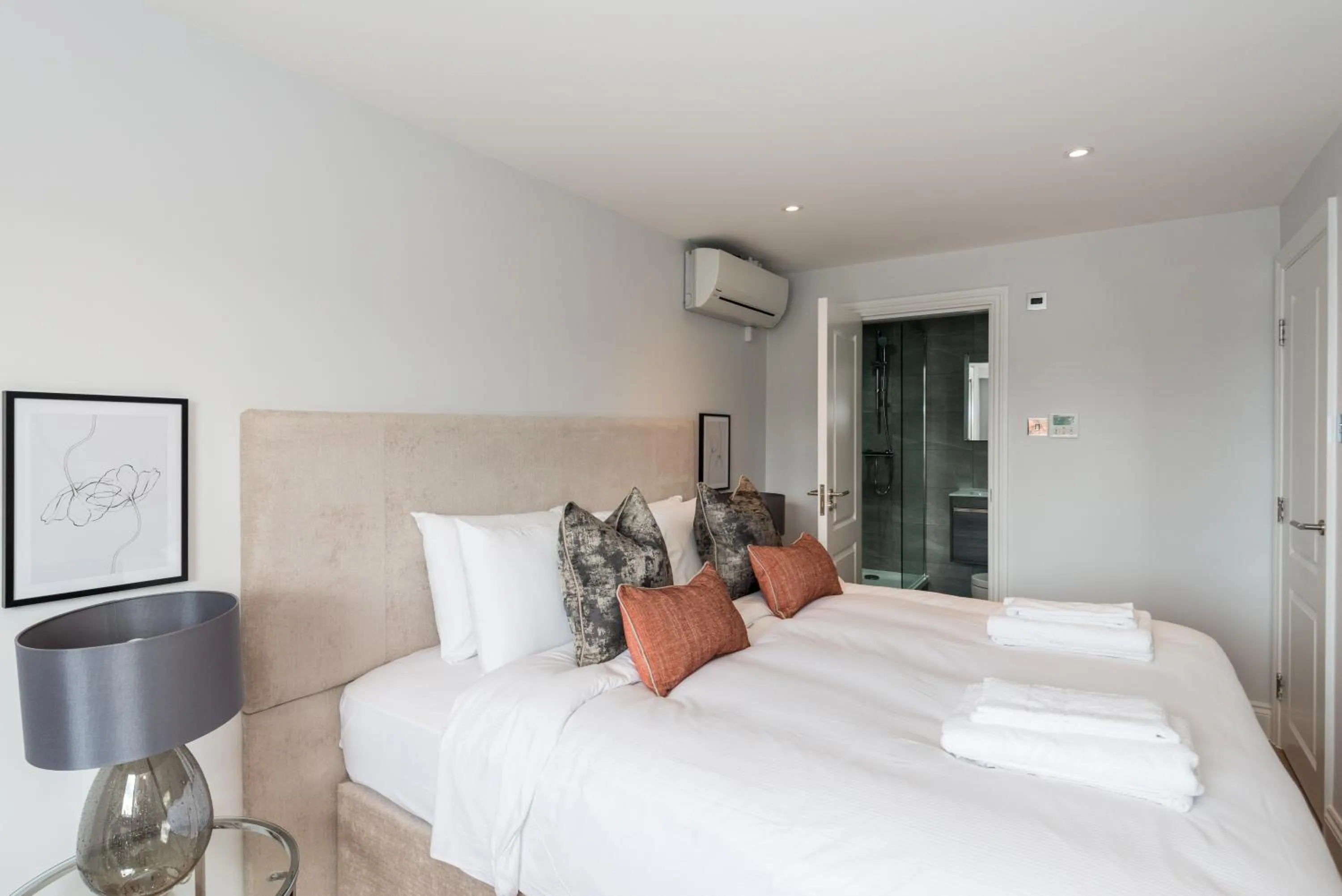 Bed in The Carlyle by Nestor